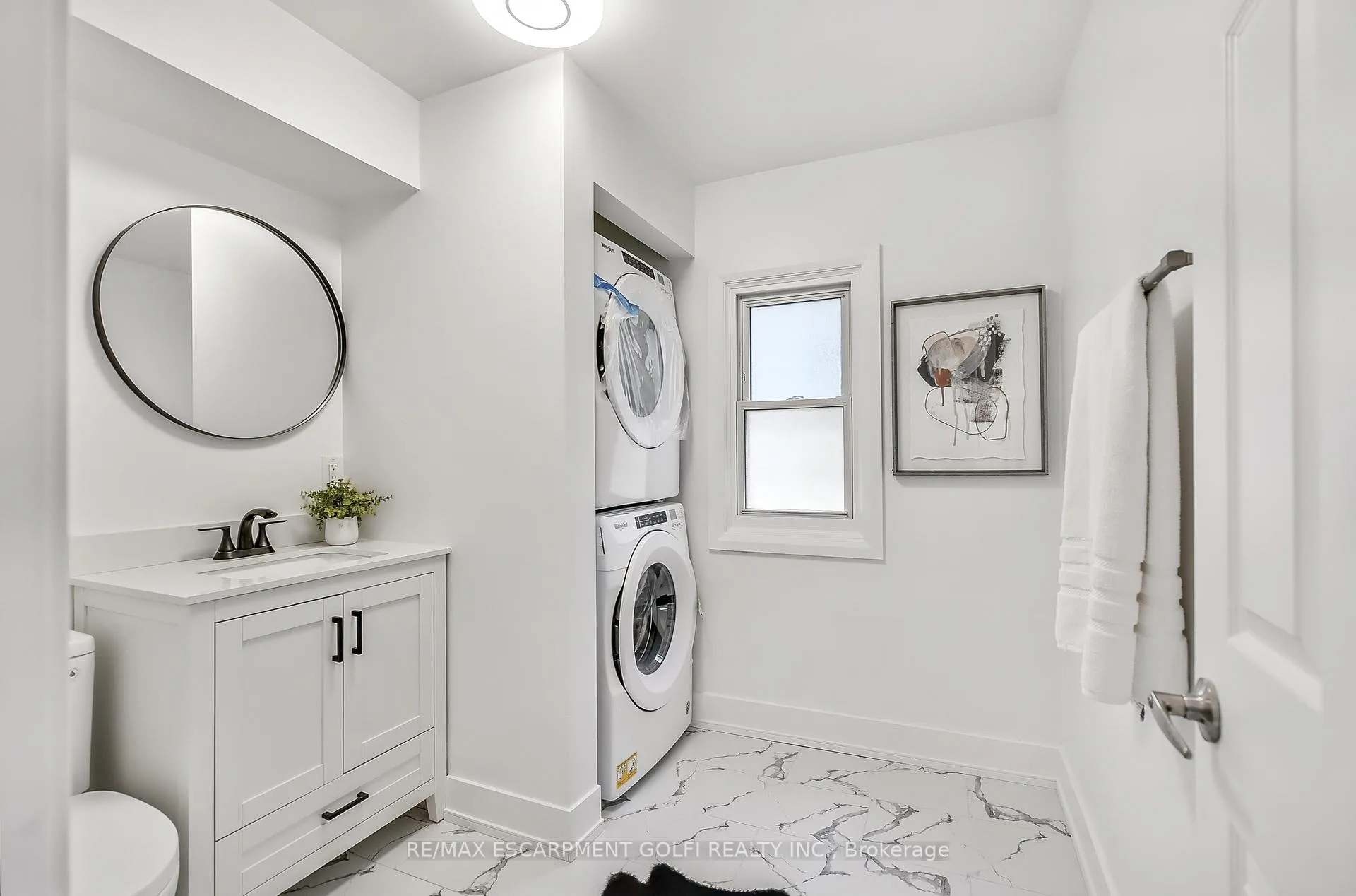 Photo 18 of 221 Rosslyn Avenue N, Hamilton, Crown Point — HOMEH