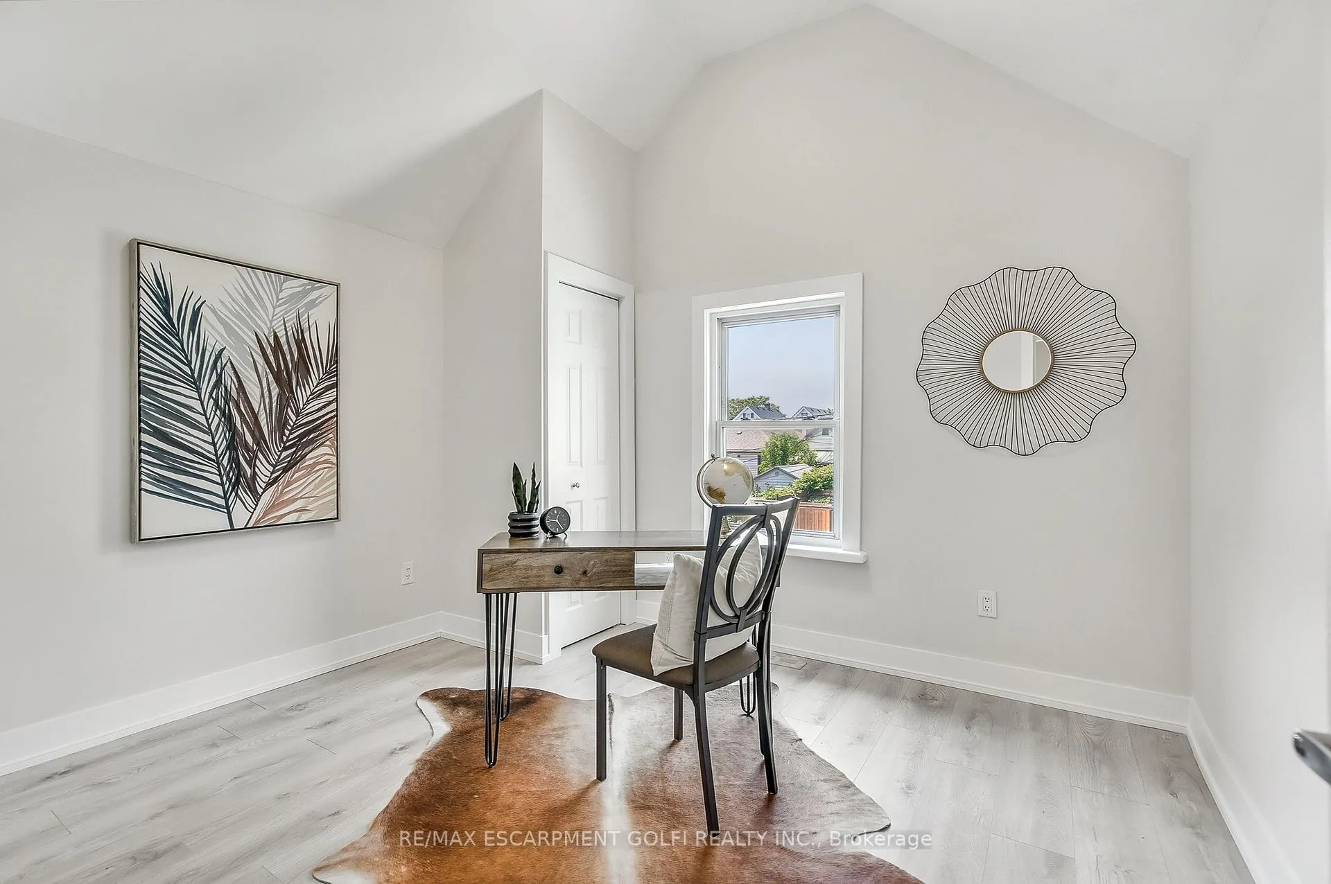Photo 24 of 221 Rosslyn Avenue N, Hamilton, Crown Point — HOMEH