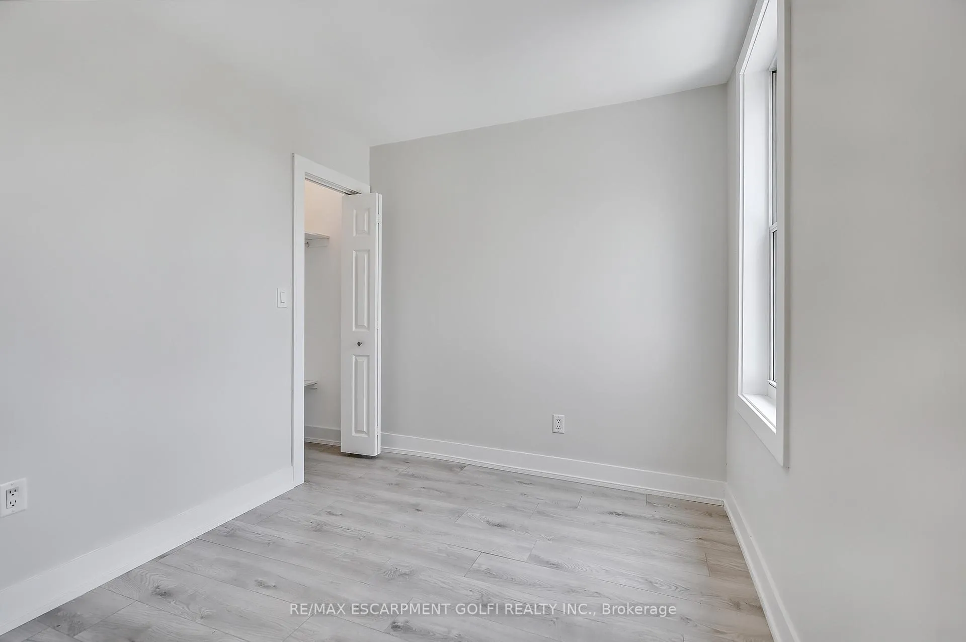 Photo 28 of 221 Rosslyn Avenue N, Hamilton, Crown Point — HOMEH
