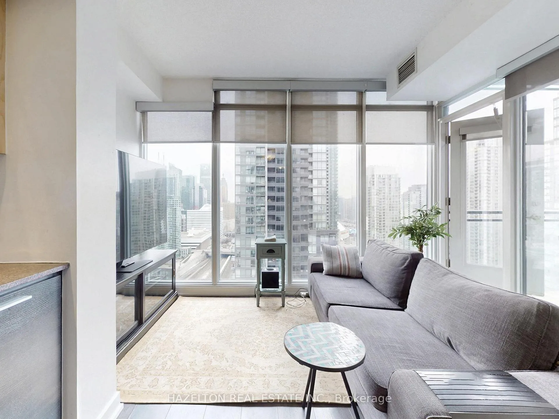 Photo 5 of Unit 3502, 25 Capreol Court, Toronto, Waterfront Communities — HOMEH