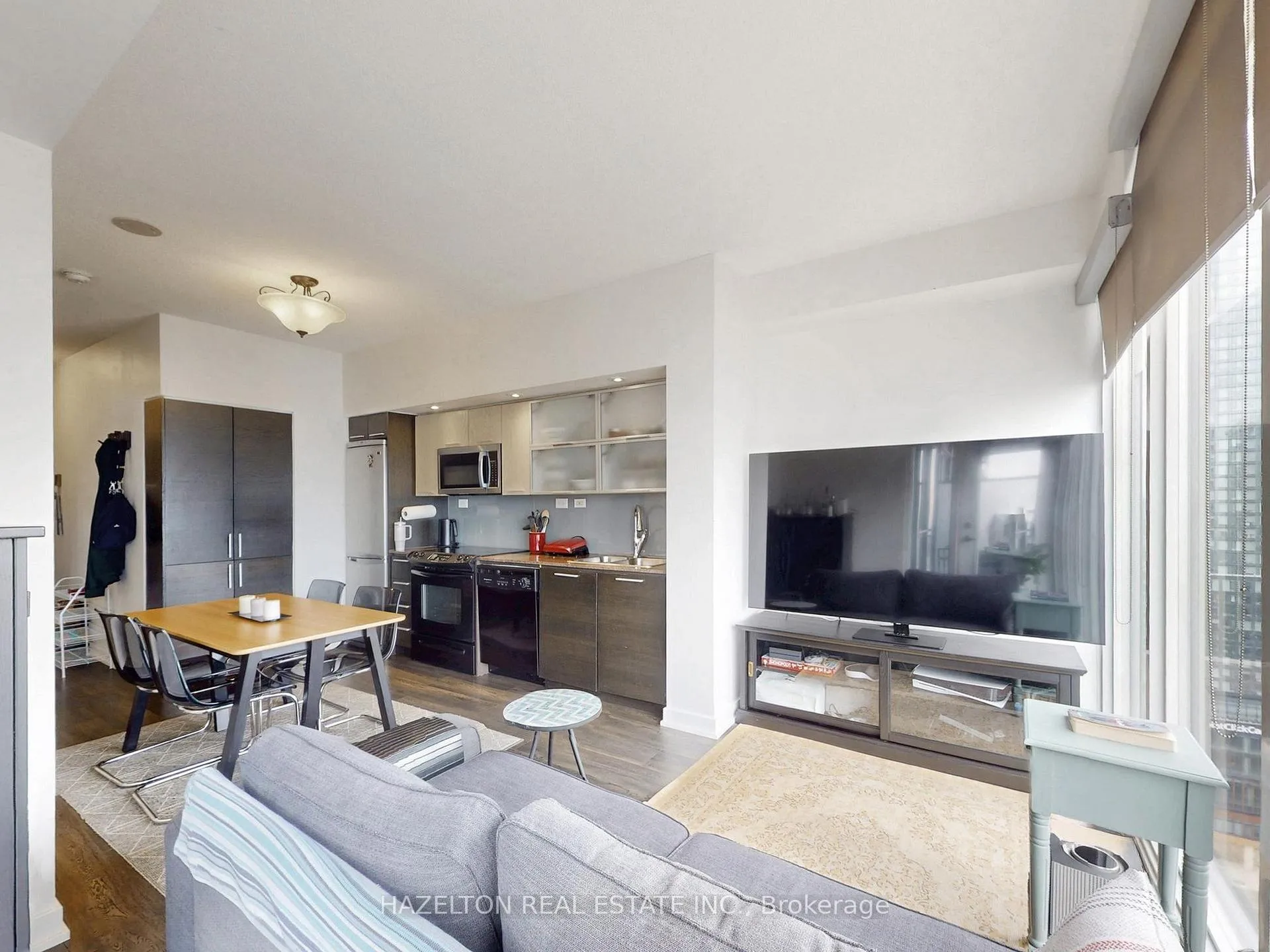 Photo 11 of Unit 3502, 25 Capreol Court, Toronto, Waterfront Communities — HOMEH
