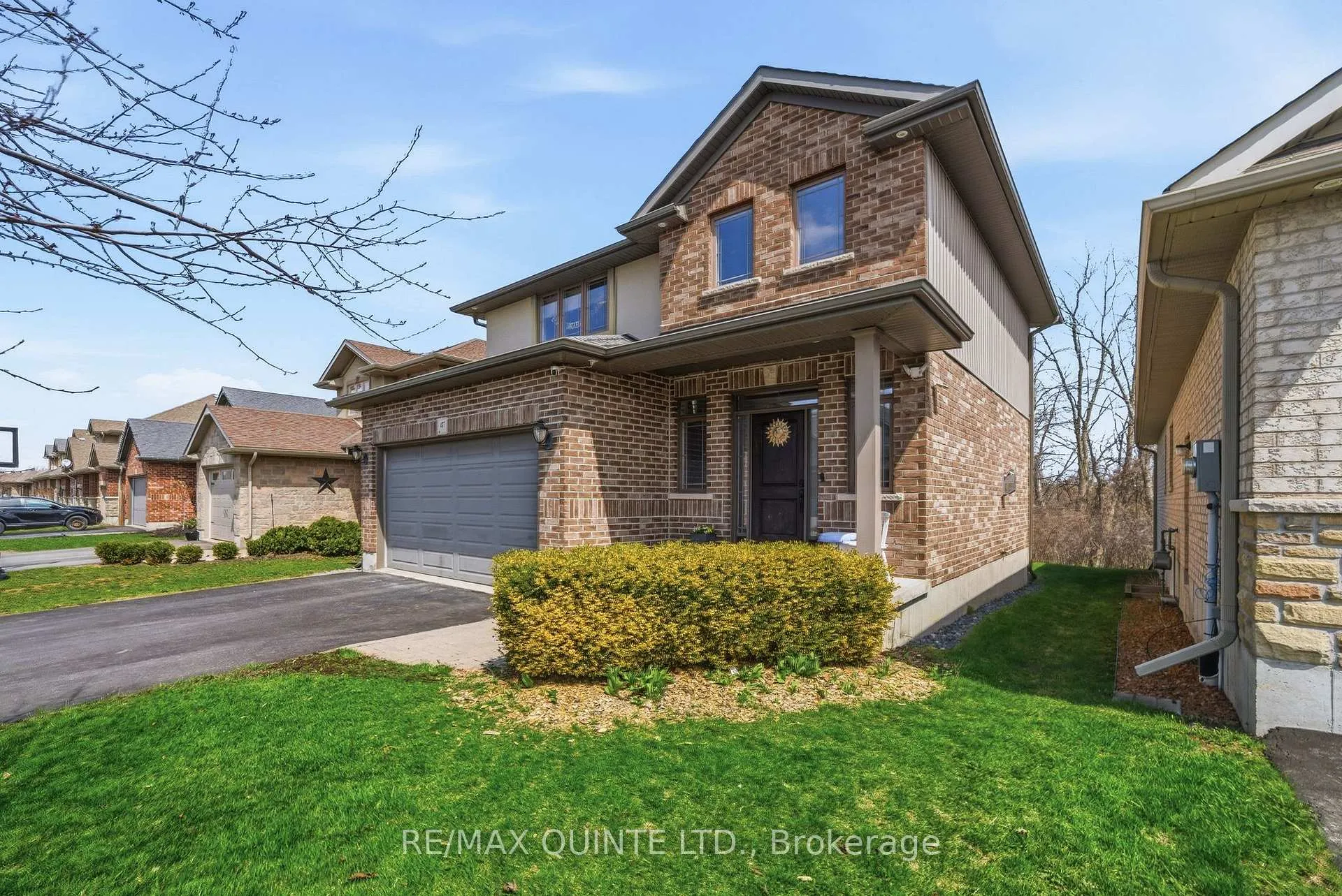 Photo 3 of 47 Hanover Court, Belleville, Thurlow Ward — HOMEH