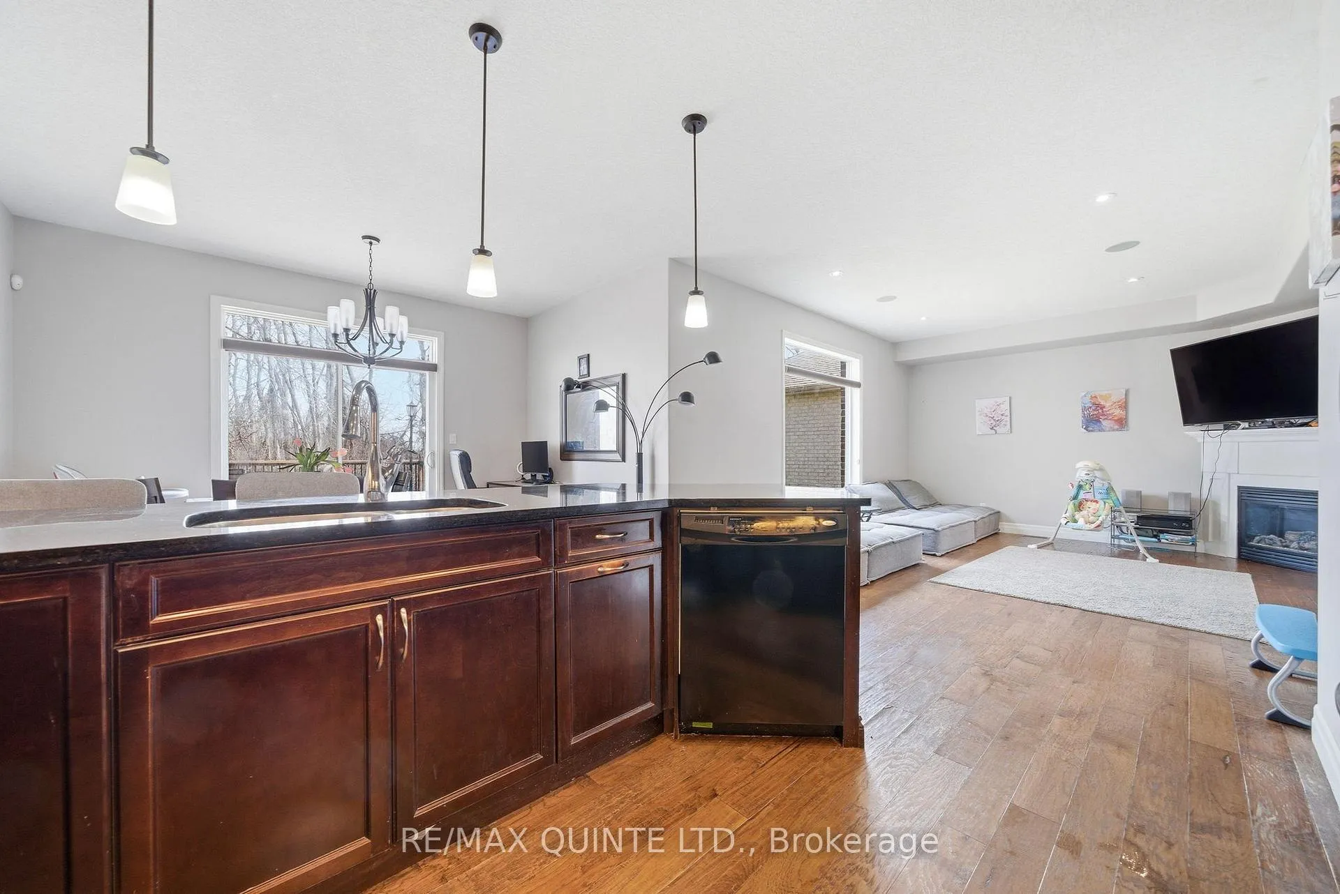 Photo 9 of 47 Hanover Court, Belleville, Thurlow Ward — HOMEH