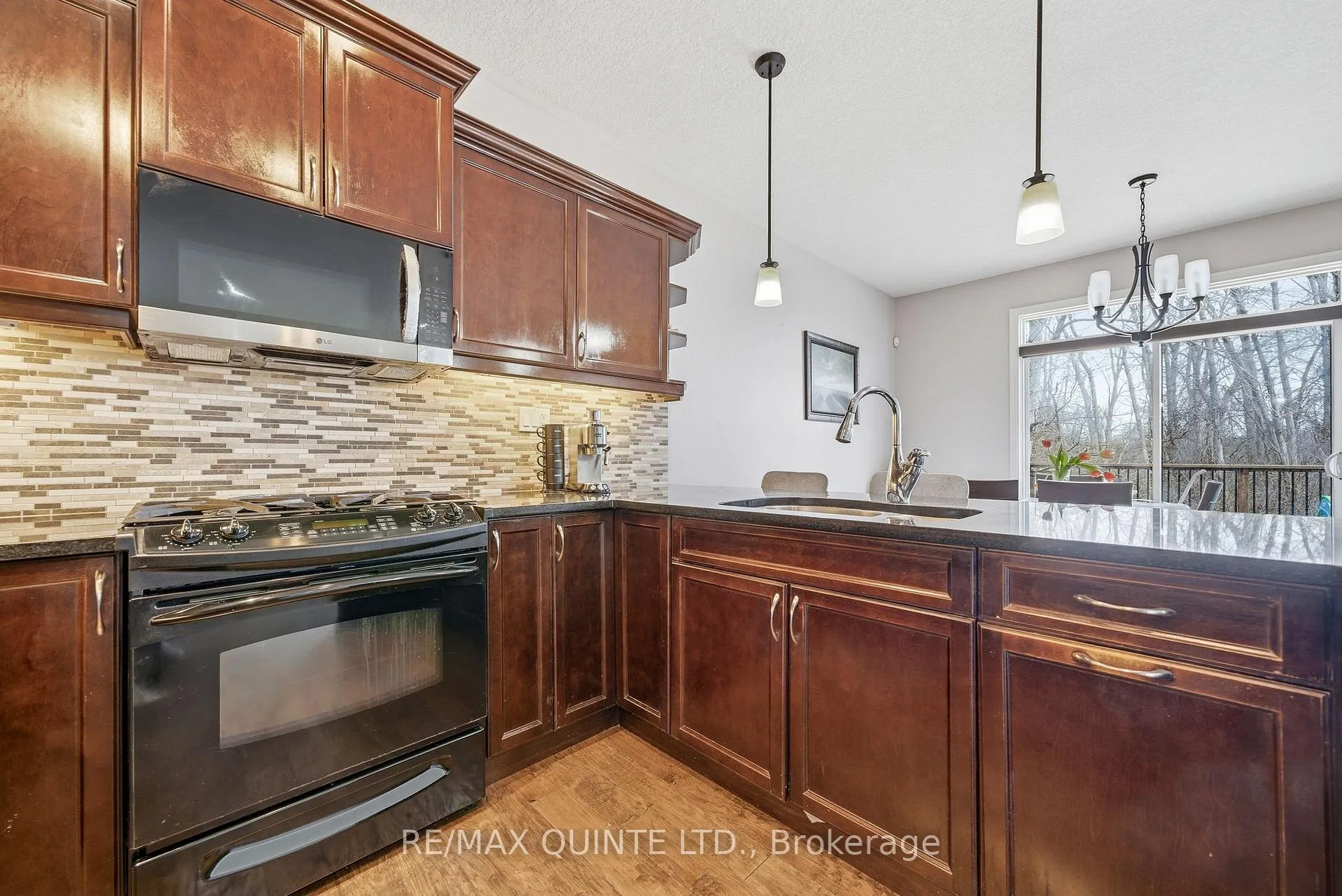 Photo 10 of 47 Hanover Court, Belleville, Thurlow Ward — HOMEH