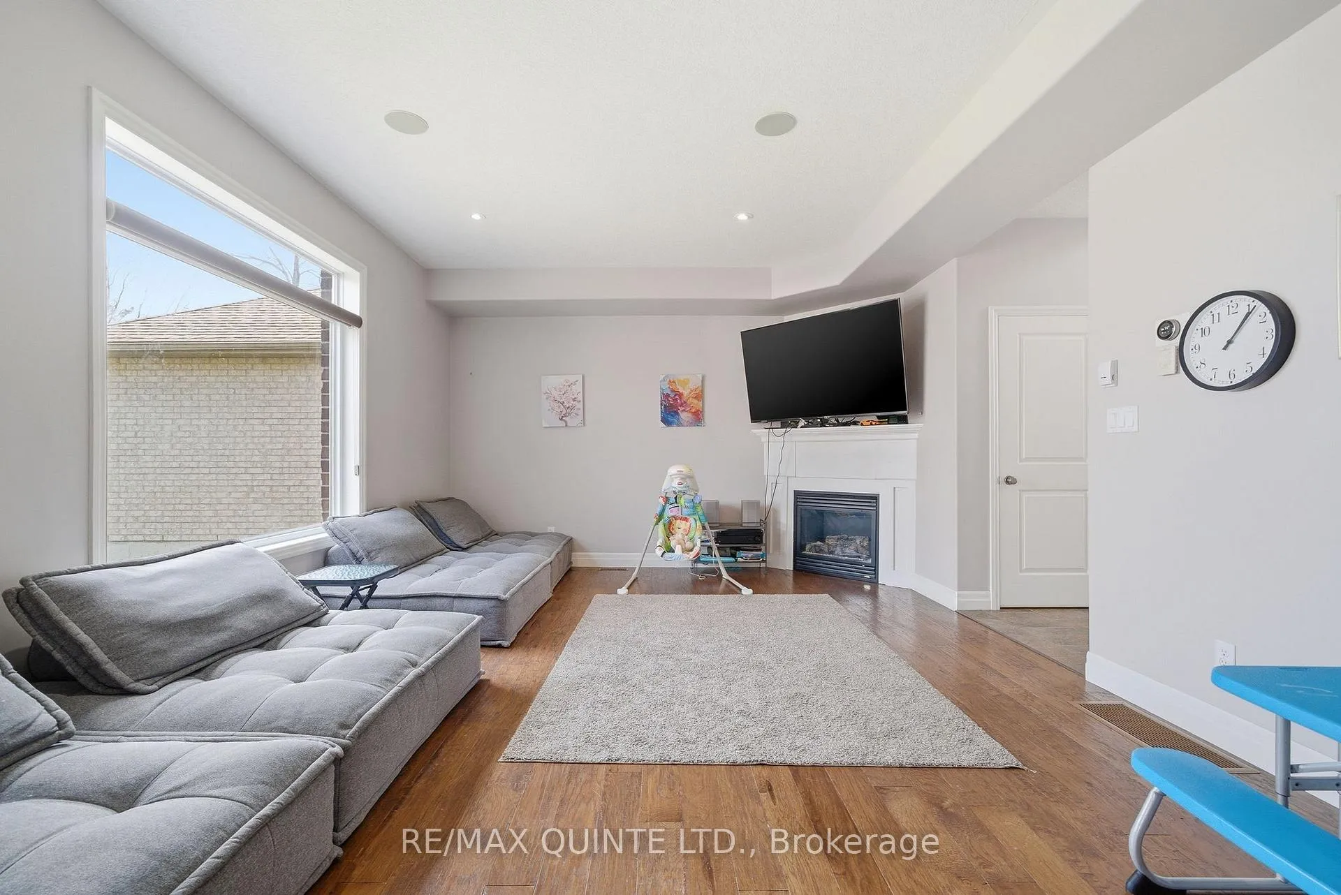 Photo 15 of 47 Hanover Court, Belleville, Thurlow Ward — HOMEH