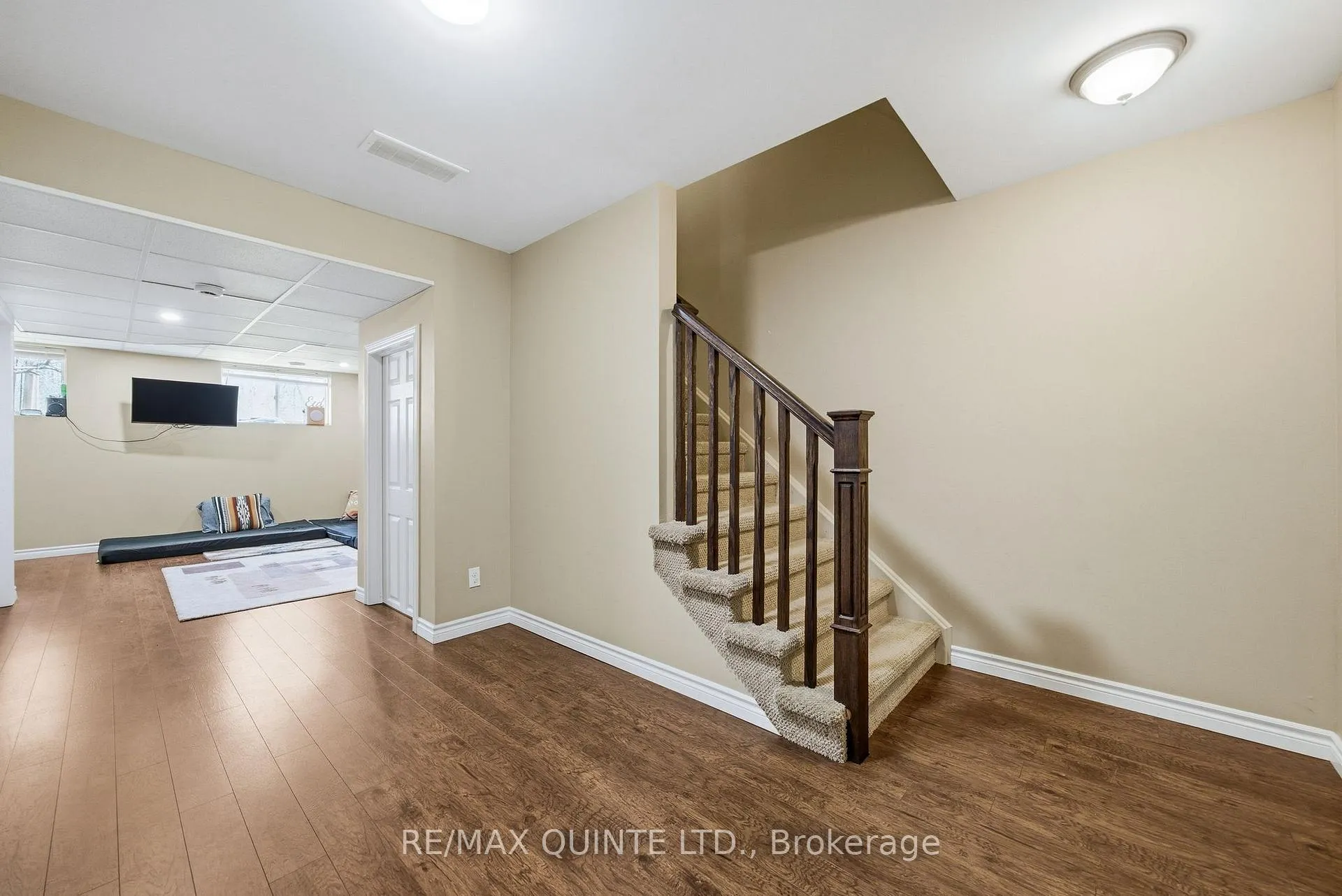Photo 24 of 47 Hanover Court, Belleville, Thurlow Ward — HOMEH
