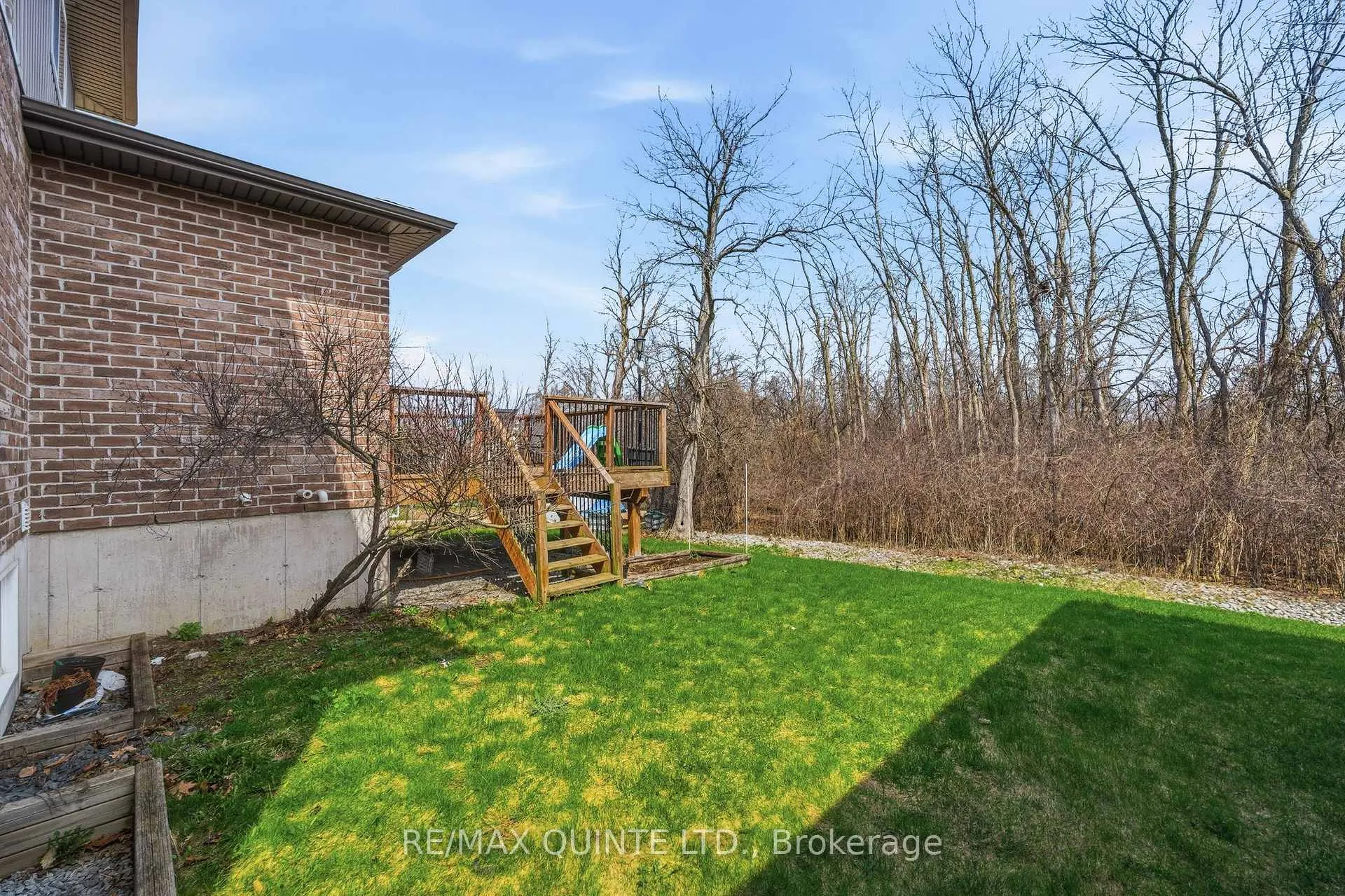 Photo 35 of 47 Hanover Court, Belleville, Thurlow Ward — HOMEH