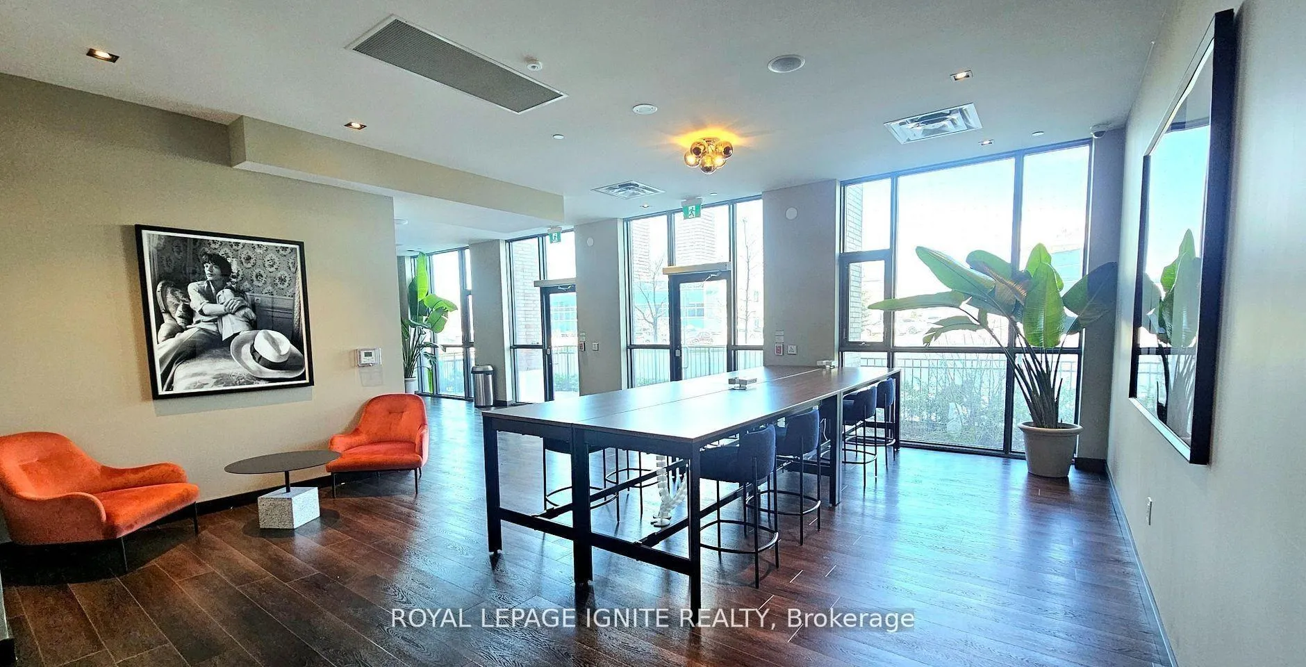 Photo 13 of Unit 307, 10 Honeycrisp Crescent, Vaughan, Vaughan Corporate Centre — HOMEH