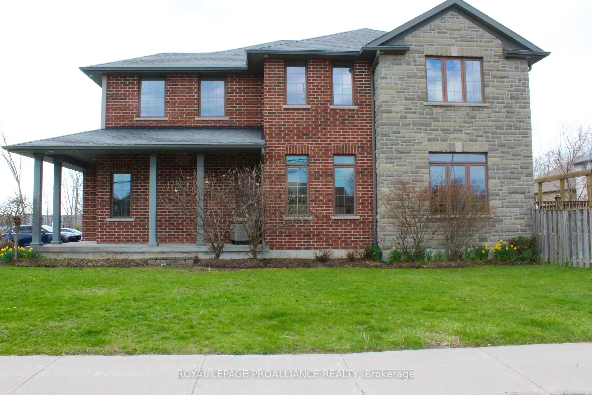 Photo 3 of 2 Meagher Place, Belleville, Belleville Ward — HOMEH