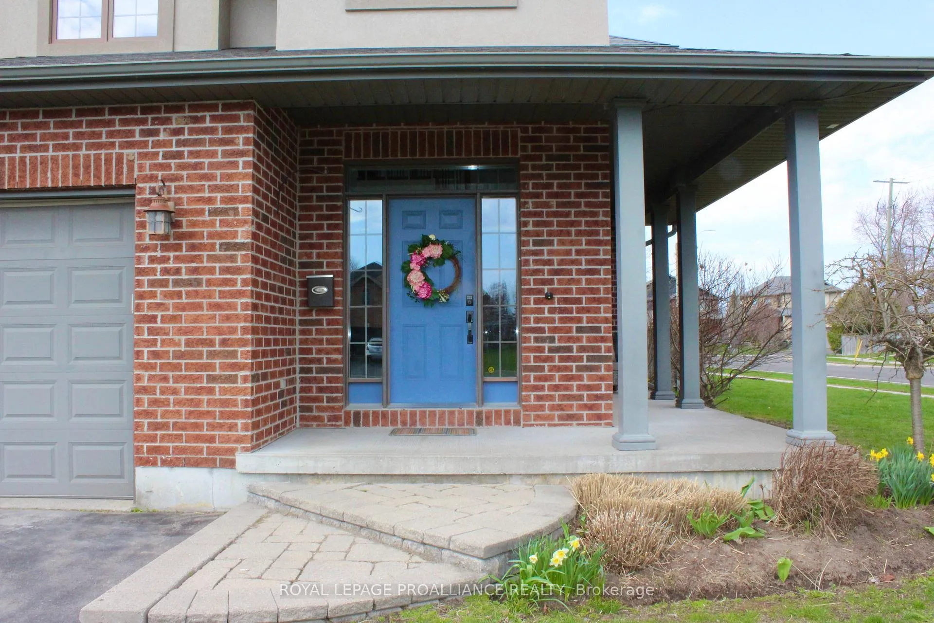 Photo 4 of 2 Meagher Place, Belleville, Belleville Ward — HOMEH