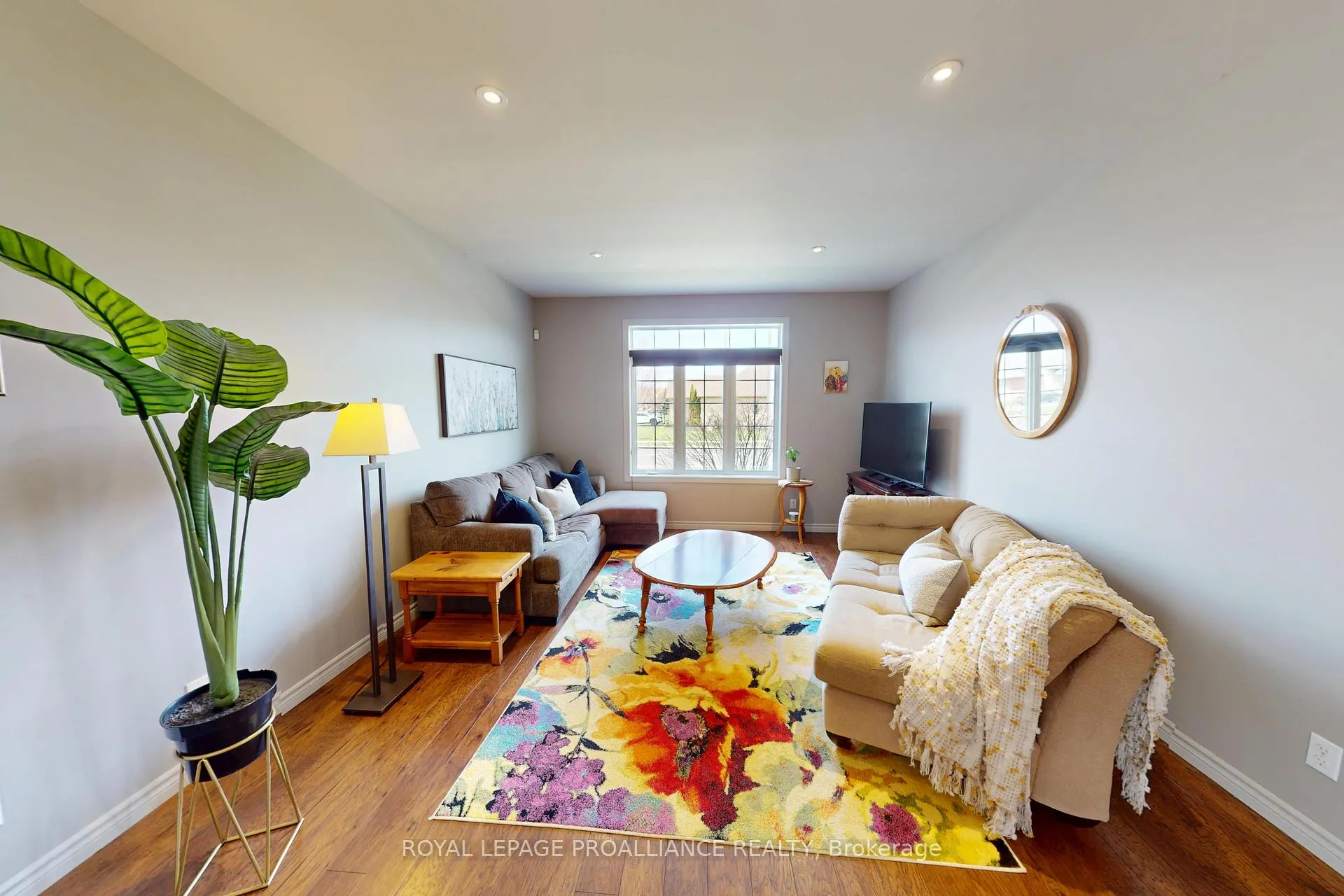 Photo 7 of 2 Meagher Place, Belleville, Belleville Ward — HOMEH