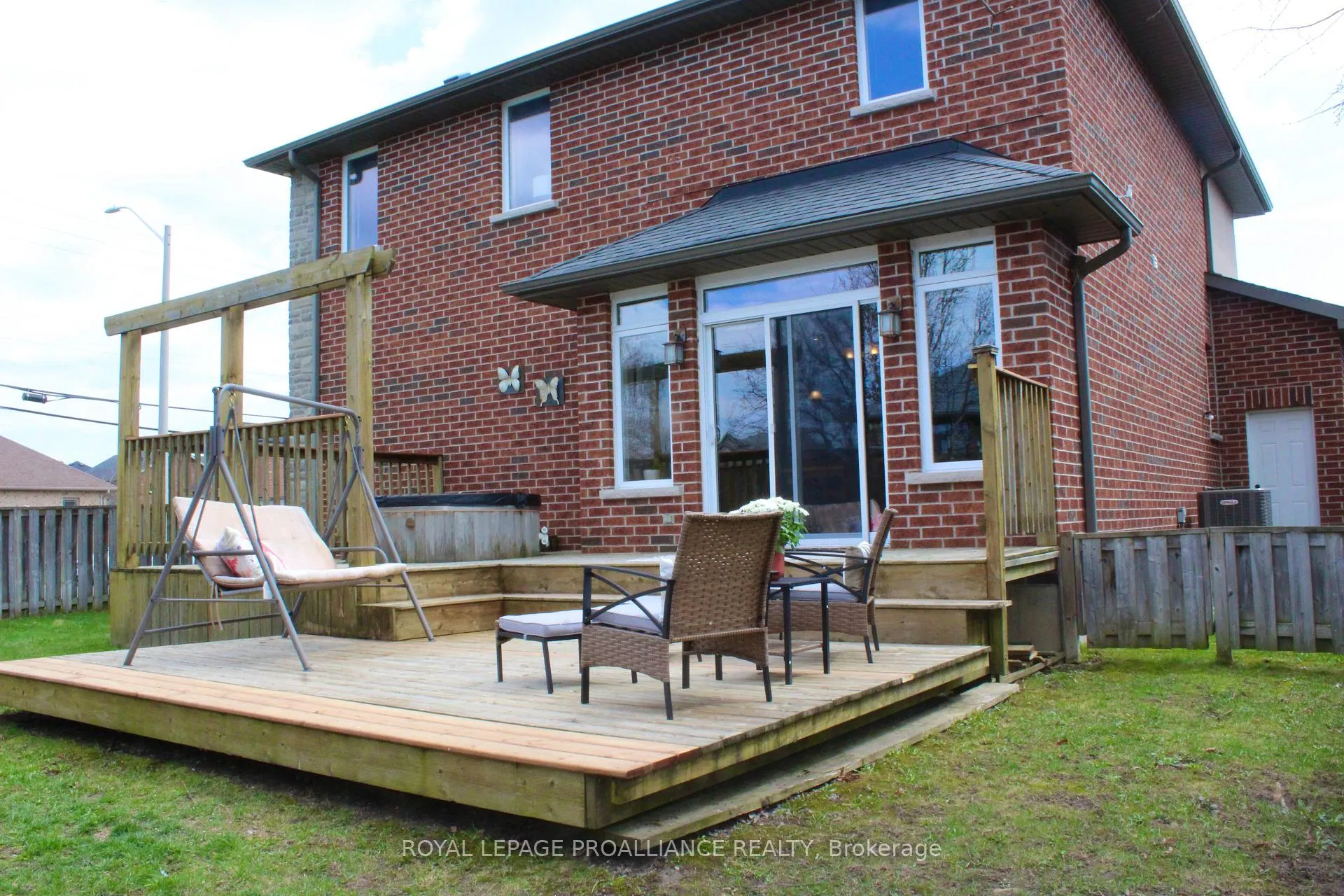 Photo 33 of 2 Meagher Place, Belleville, Belleville Ward — HOMEH
