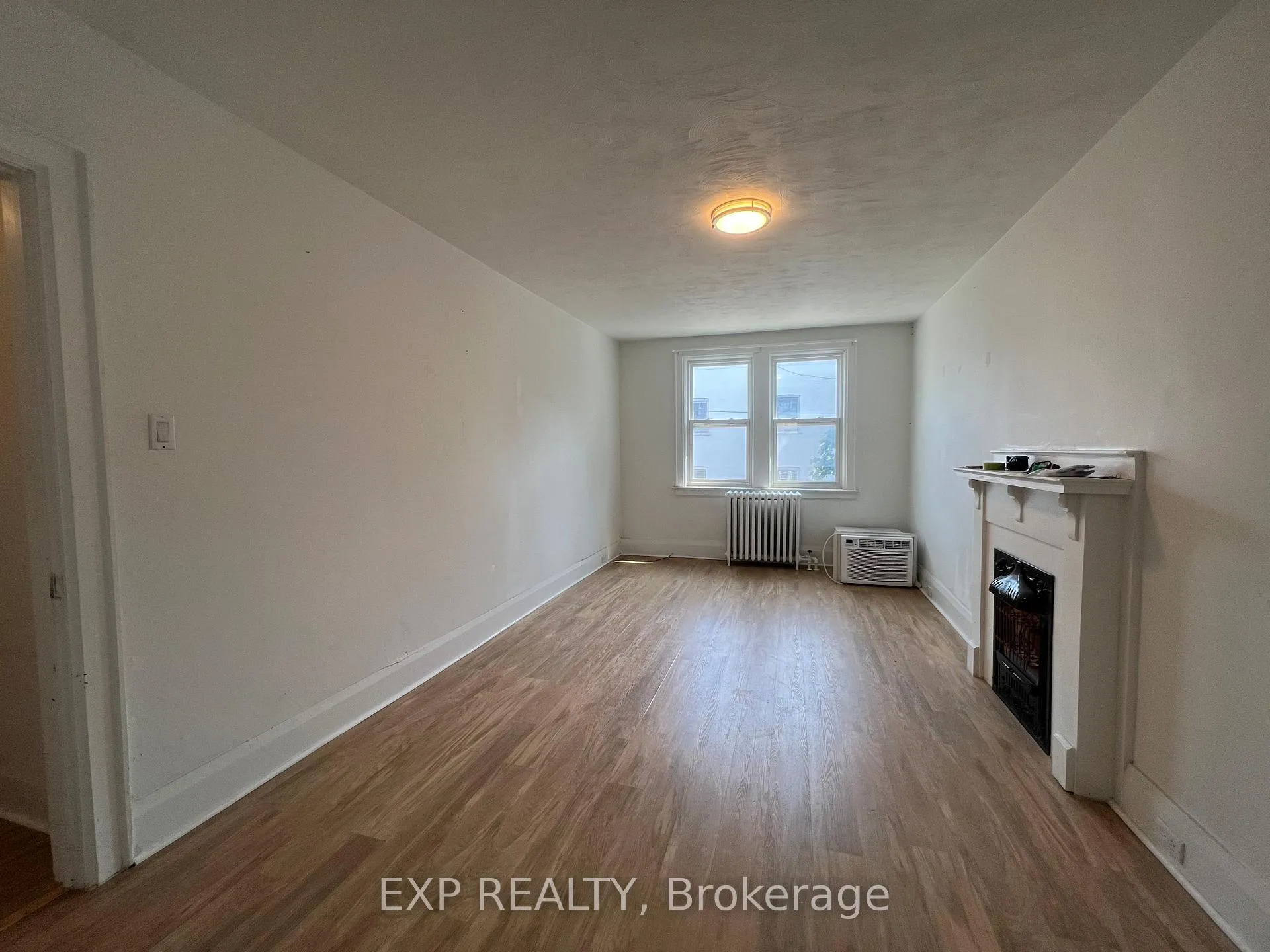 Front of Unit 6, 102 Greensides Avenue W