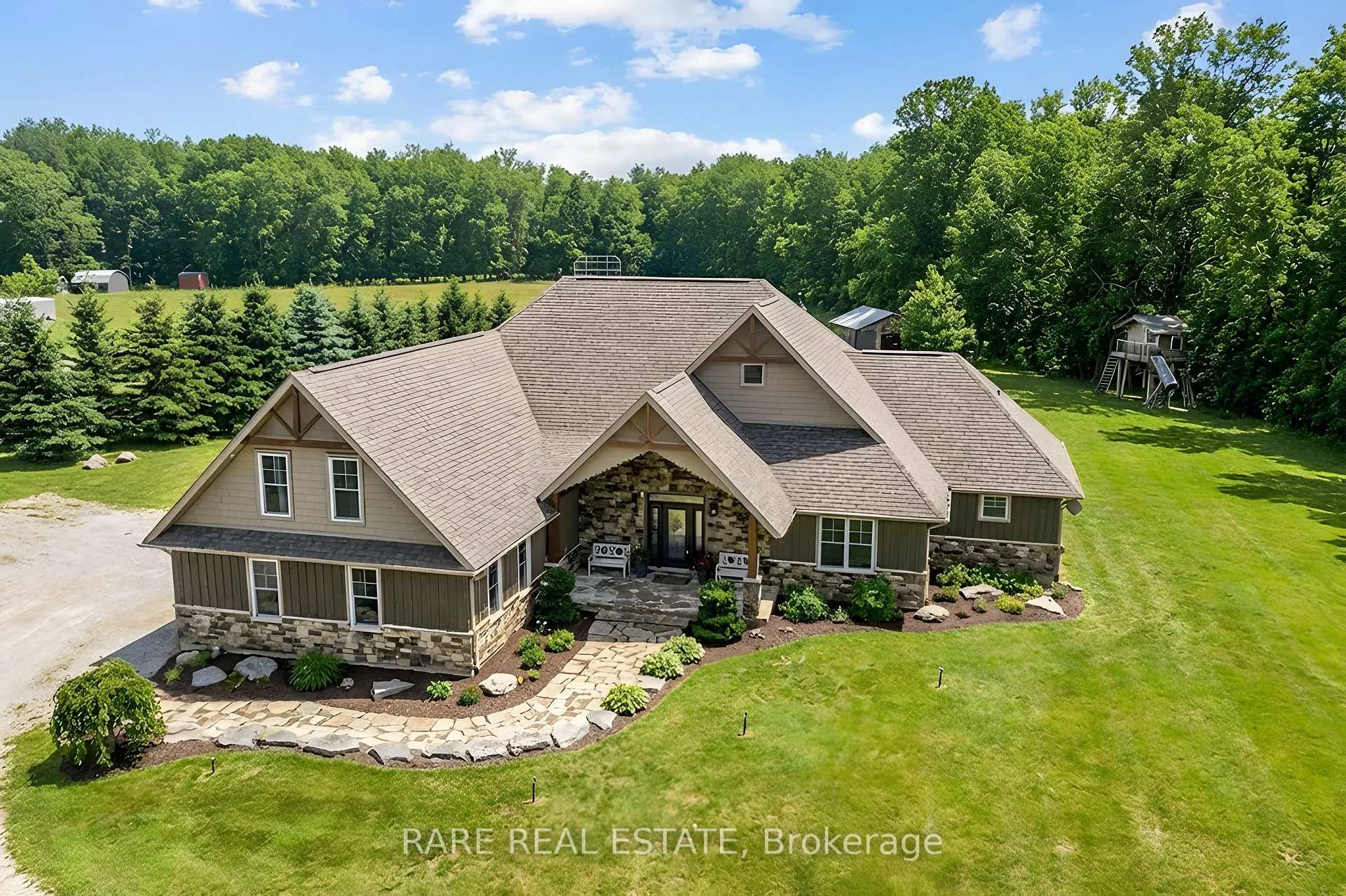Photo 2 of 2957 3/4 Sunnidale Side Road, Clearview, Rural Clearview — HOMEH
