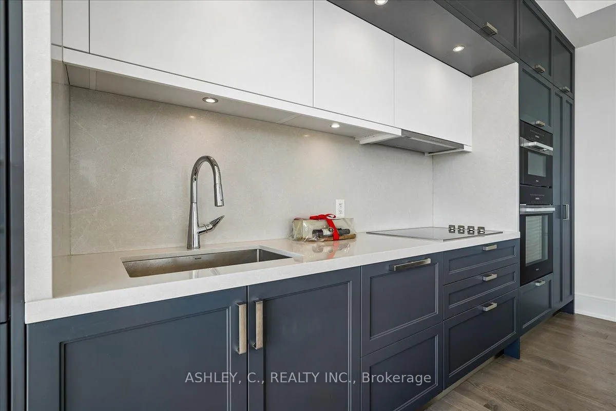 Photo 16 of Unit 823, 259 The Kingsway, Etobicoke, Edenbridge-Humber Valley — HOMEH