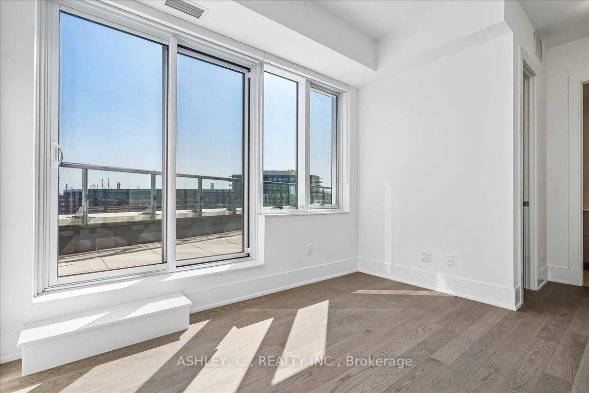 Photo 20 of Unit 823, 259 The Kingsway, Etobicoke, Edenbridge-Humber Valley — HOMEH