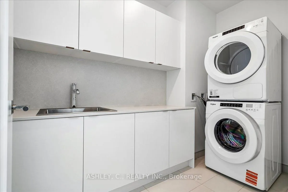 Photo 34 of Unit 823, 259 The Kingsway, Etobicoke, Edenbridge-Humber Valley — HOMEH