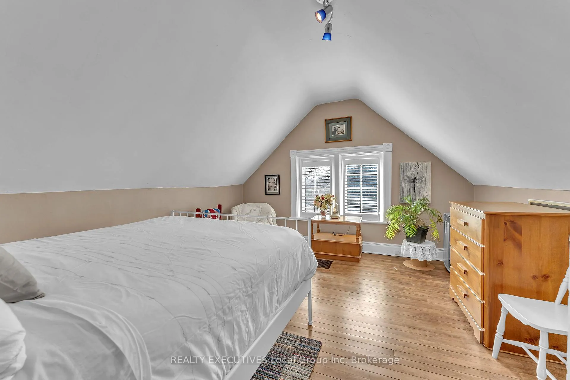 Photo 31 of 150 First Avenue E, North Bay, Central — HOMEH