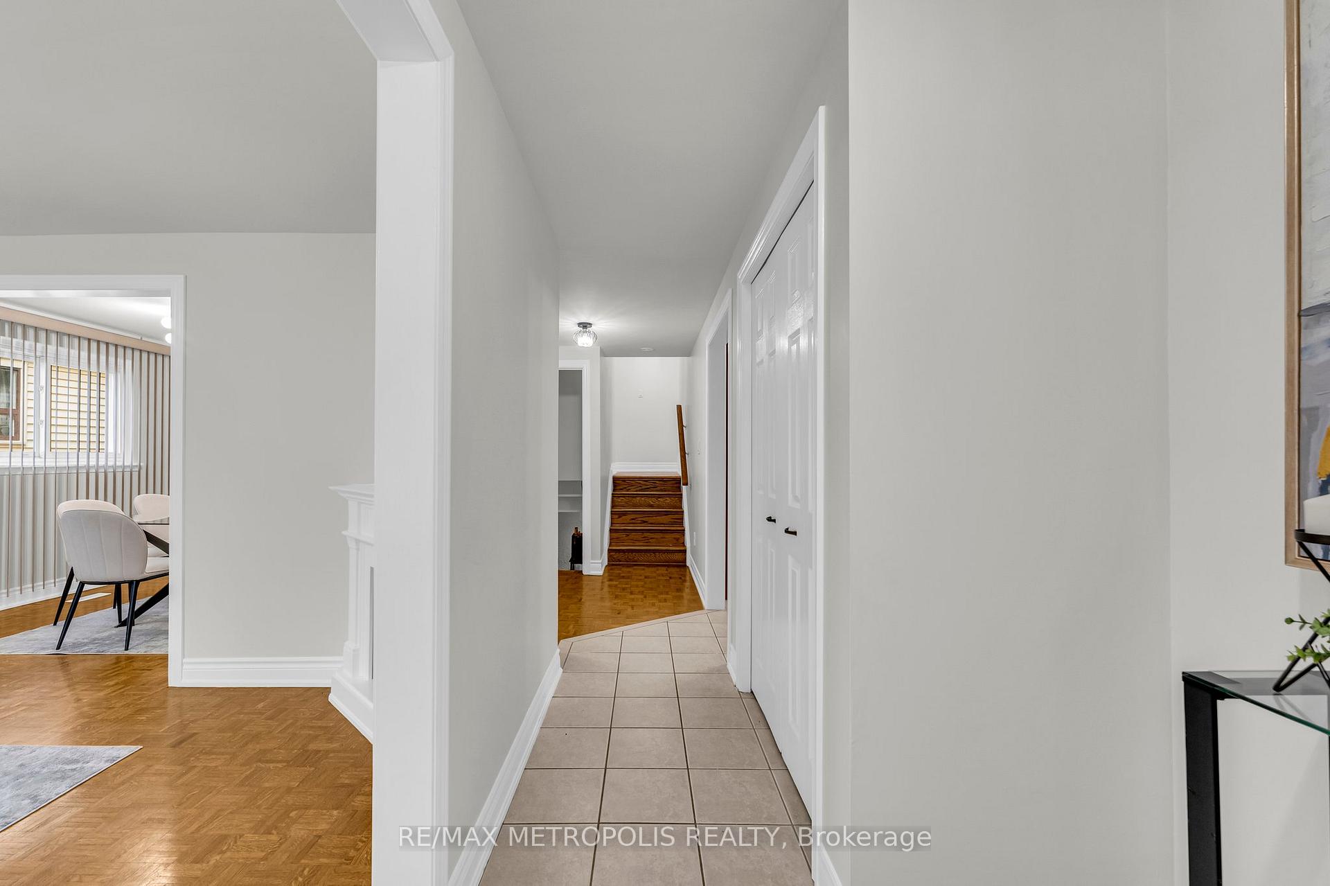 Photo 4 of 6 Danton Court, Ajax, South West — HOMEH