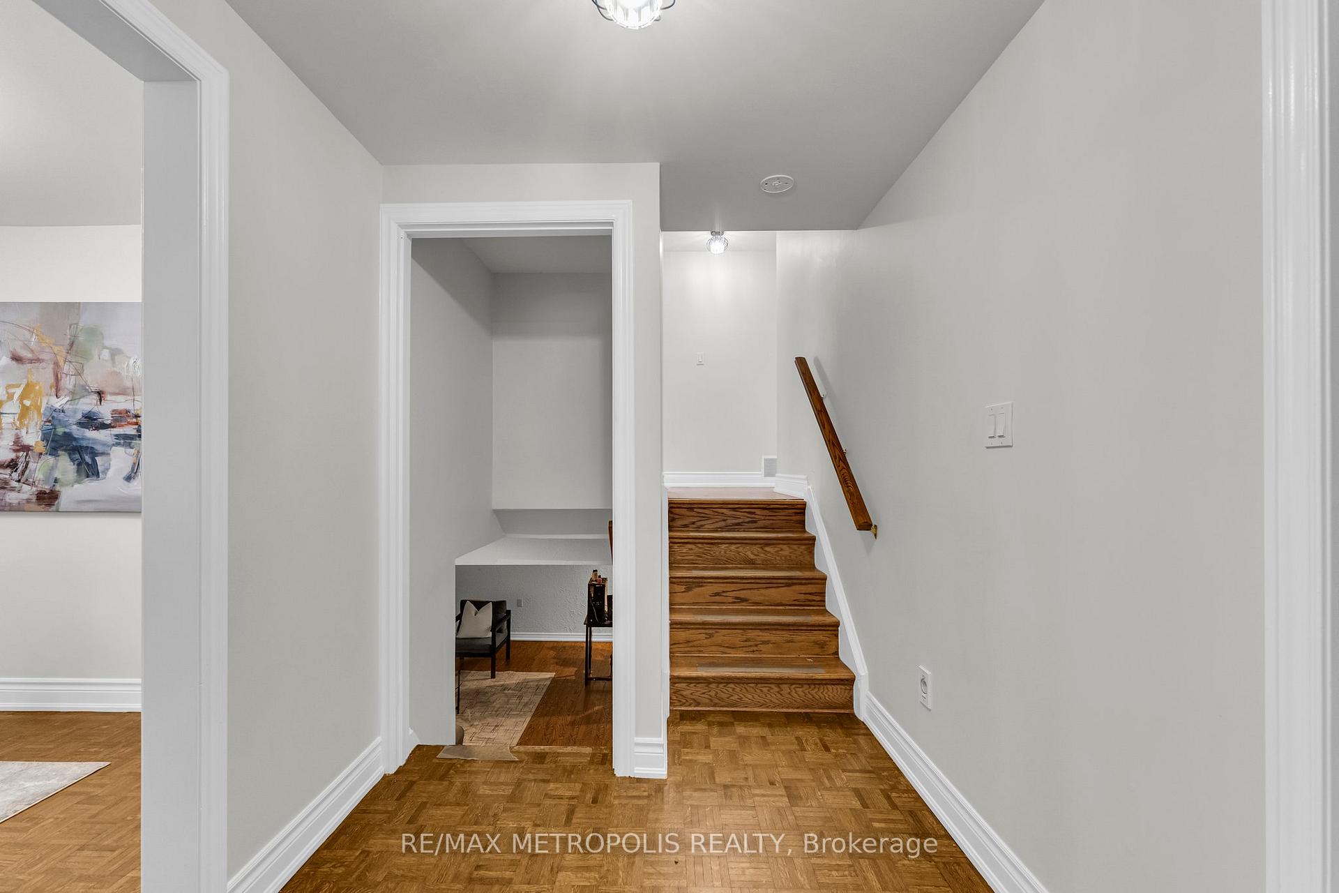 Photo 12 of 6 Danton Court, Ajax, South West — HOMEH