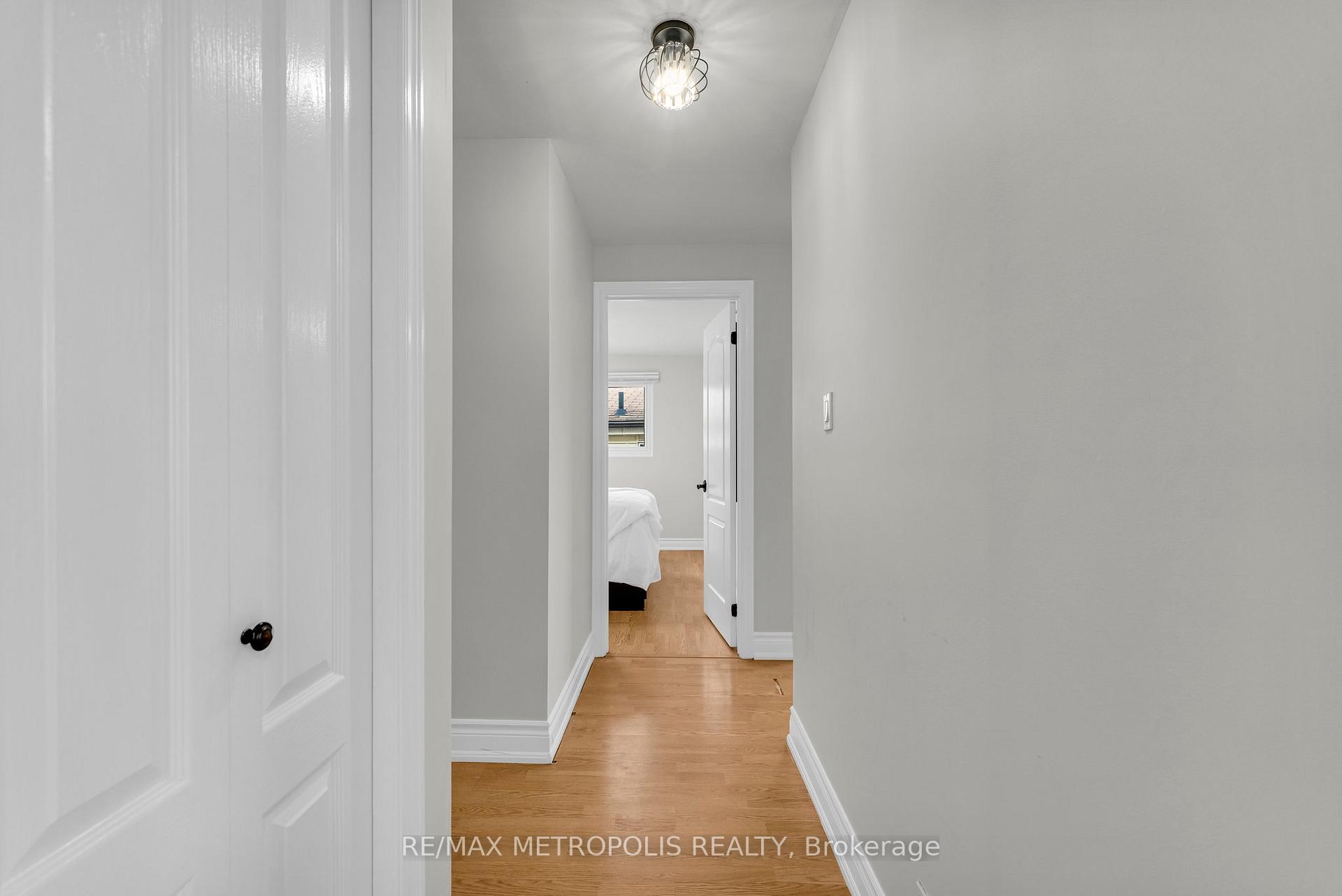 Photo 14 of 6 Danton Court, Ajax, South West — HOMEH