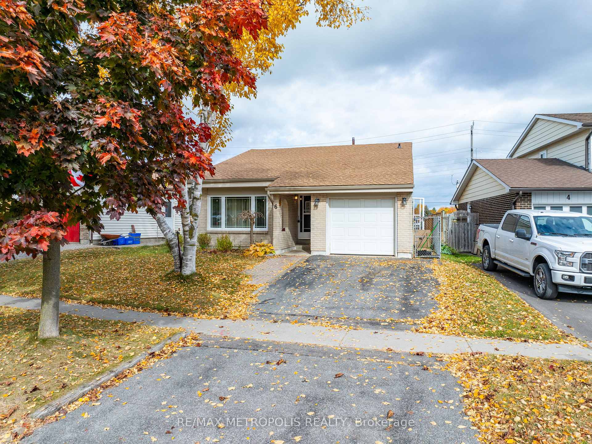 Photo 24 of 6 Danton Court, Ajax, South West — HOMEH