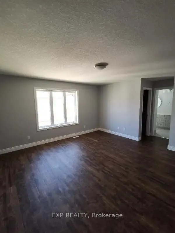 Photo 5 of Unit 51, 3560 Singleton Avenue, London, South W — HOMEH