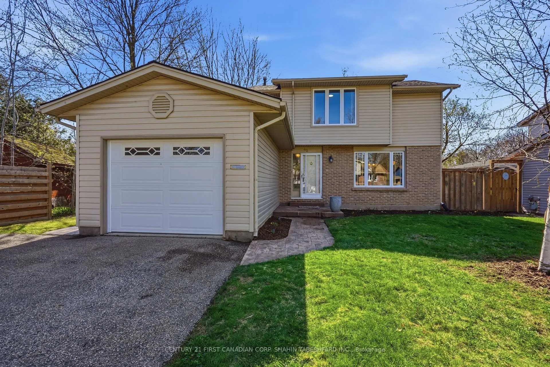 Photo 1 of 45 Cottonwood Crescent, London, North F — HOMEH