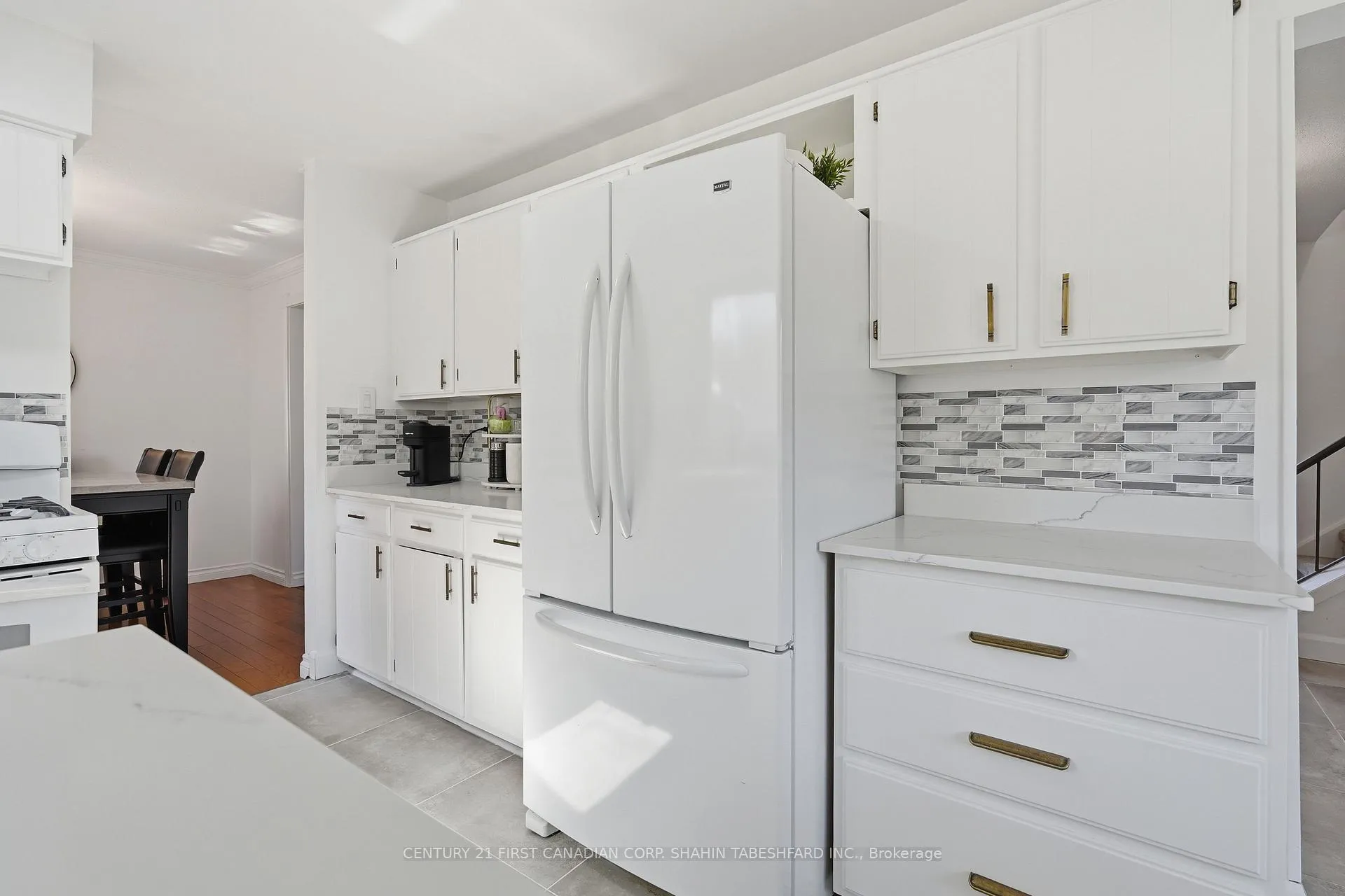 Photo 7 of 45 Cottonwood Crescent, London, North F — HOMEH