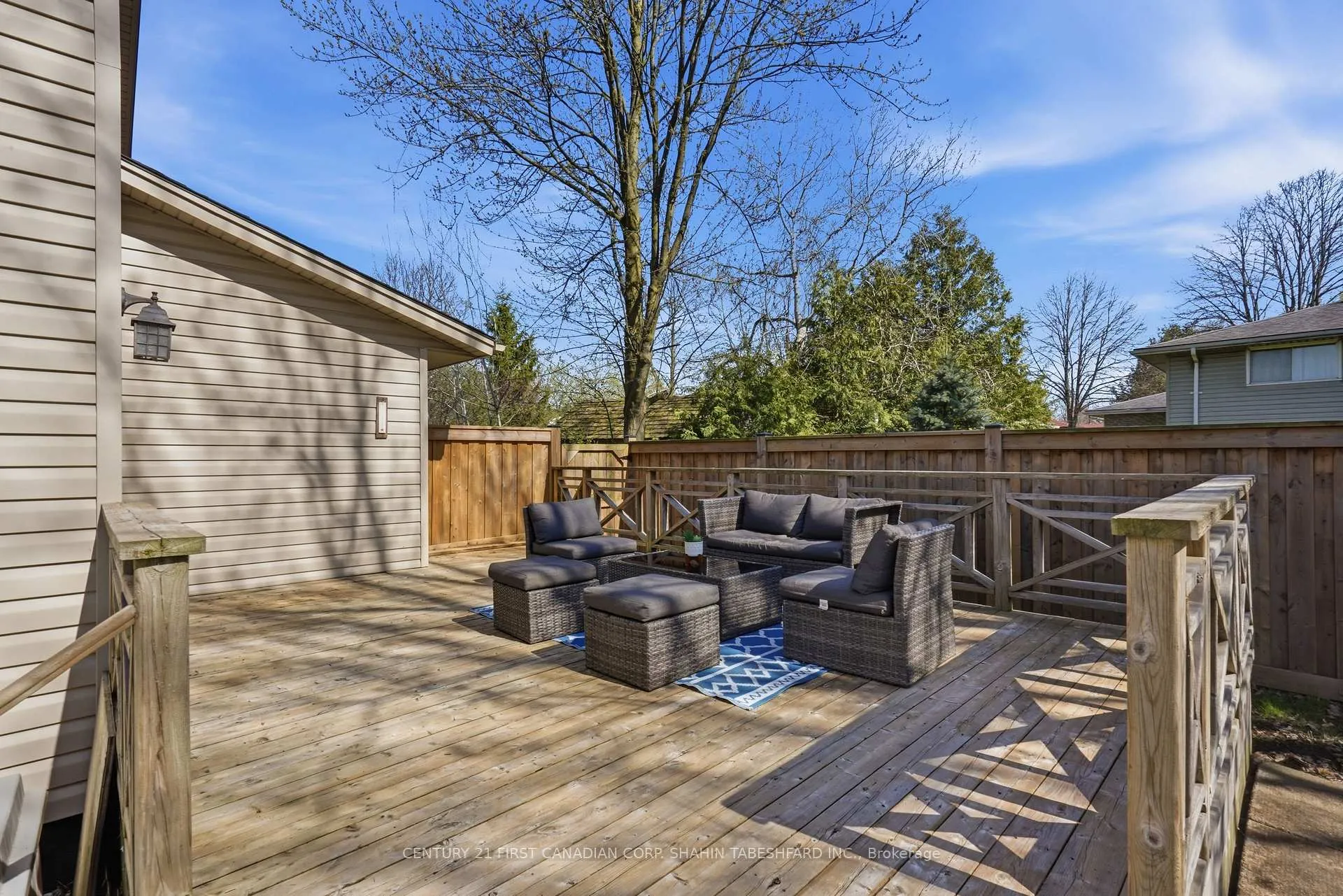 Photo 23 of 45 Cottonwood Crescent, London, North F — HOMEH