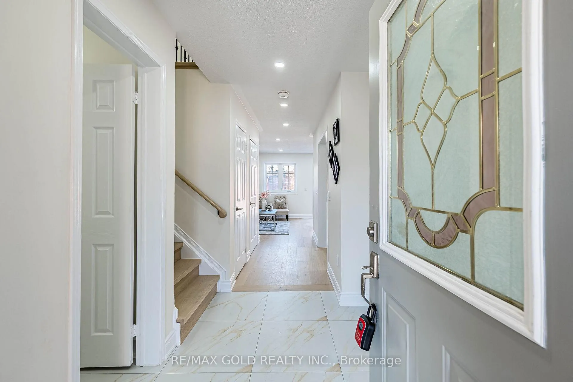 Photo 4 of 110 Sandyshores Drive, Brampton, Sandringham-Wellington — HOMEH