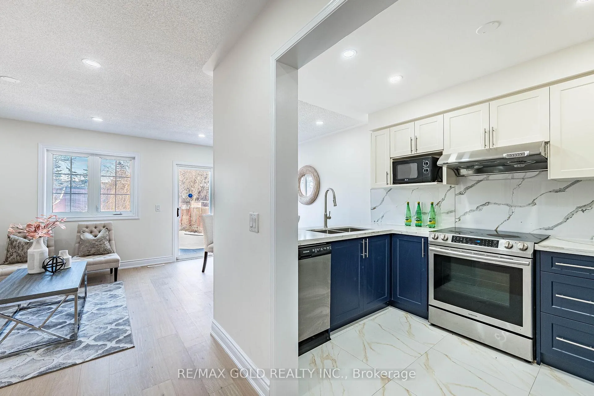 Photo 7 of 110 Sandyshores Drive, Brampton, Sandringham-Wellington — HOMEH