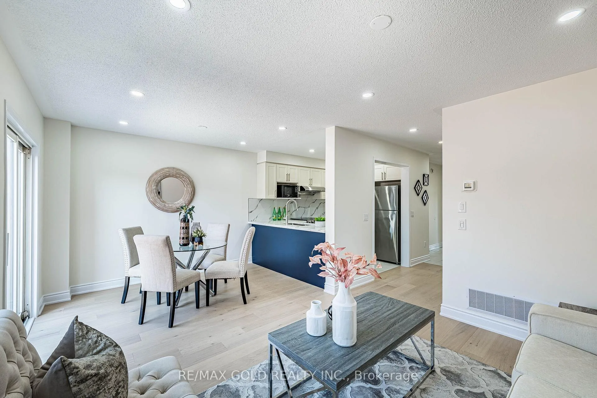 Photo 9 of 110 Sandyshores Drive, Brampton, Sandringham-Wellington — HOMEH