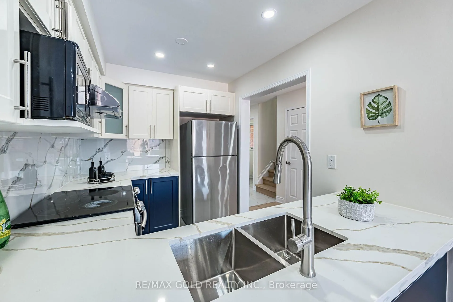 Photo 15 of 110 Sandyshores Drive, Brampton, Sandringham-Wellington — HOMEH