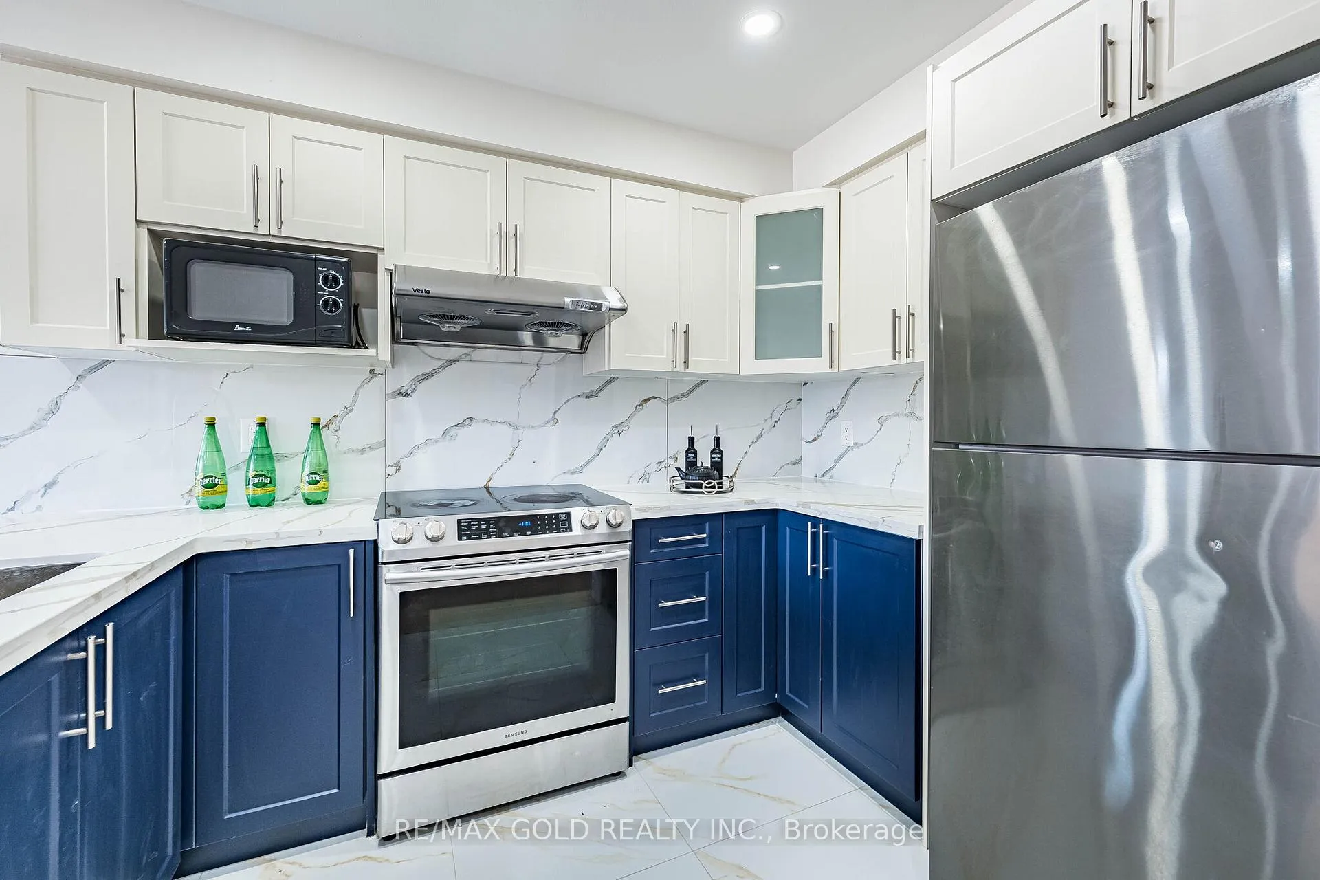 Photo 18 of 110 Sandyshores Drive, Brampton, Sandringham-Wellington — HOMEH