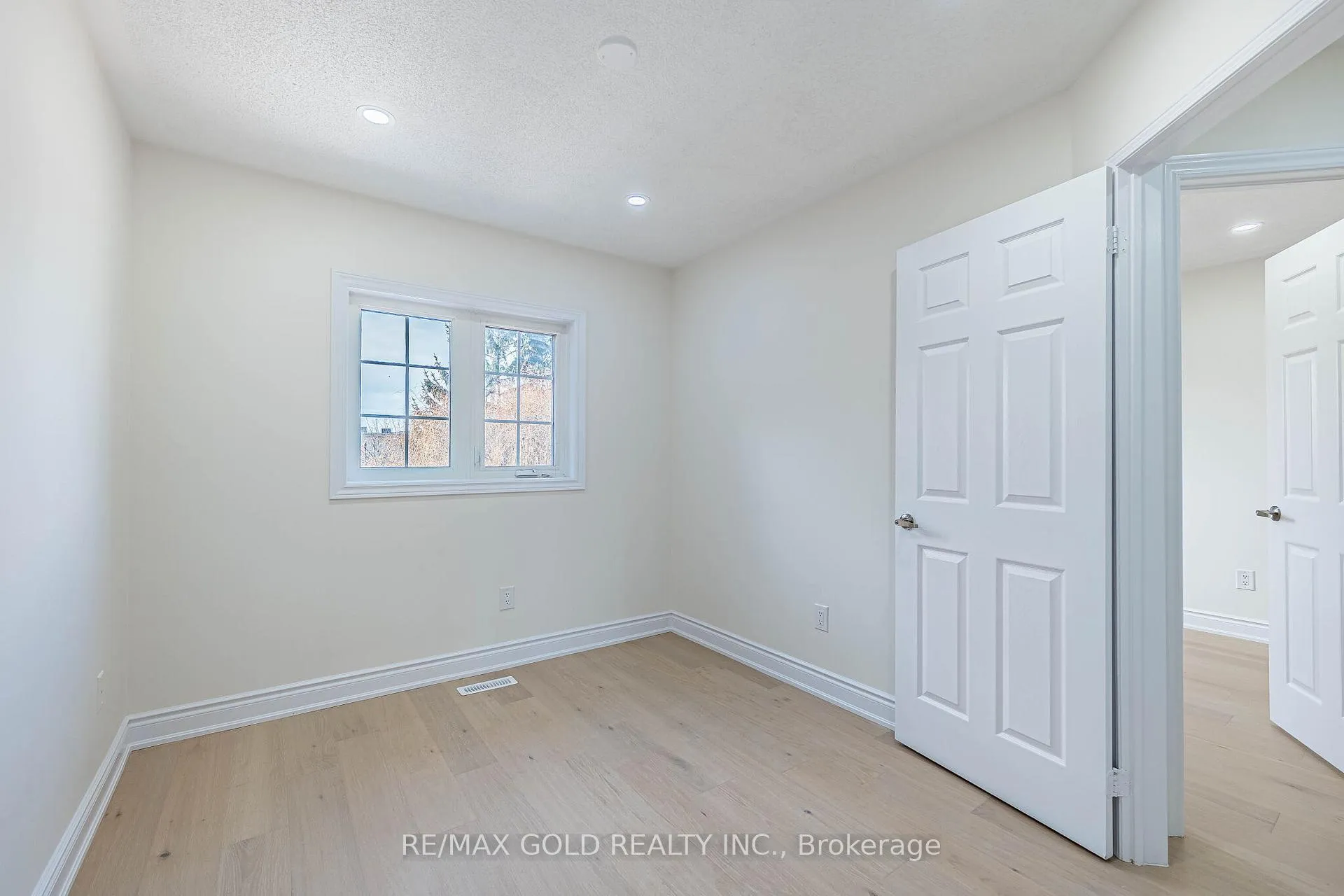Photo 27 of 110 Sandyshores Drive, Brampton, Sandringham-Wellington — HOMEH