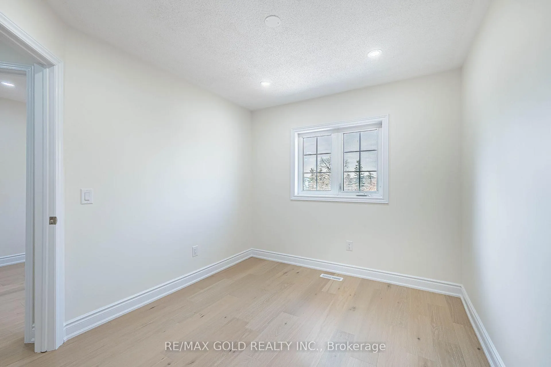 Photo 28 of 110 Sandyshores Drive, Brampton, Sandringham-Wellington — HOMEH