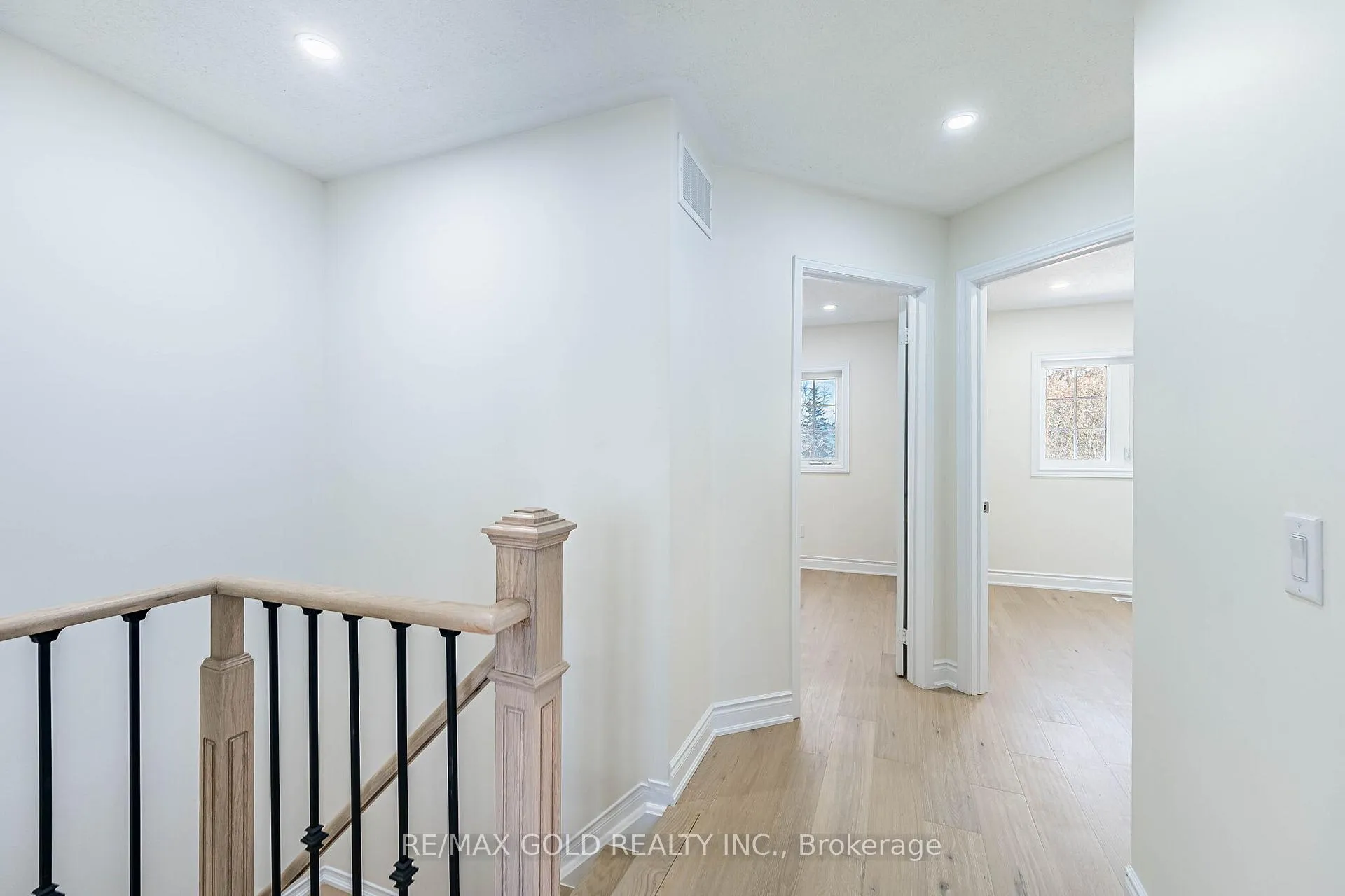 Photo 30 of 110 Sandyshores Drive, Brampton, Sandringham-Wellington — HOMEH