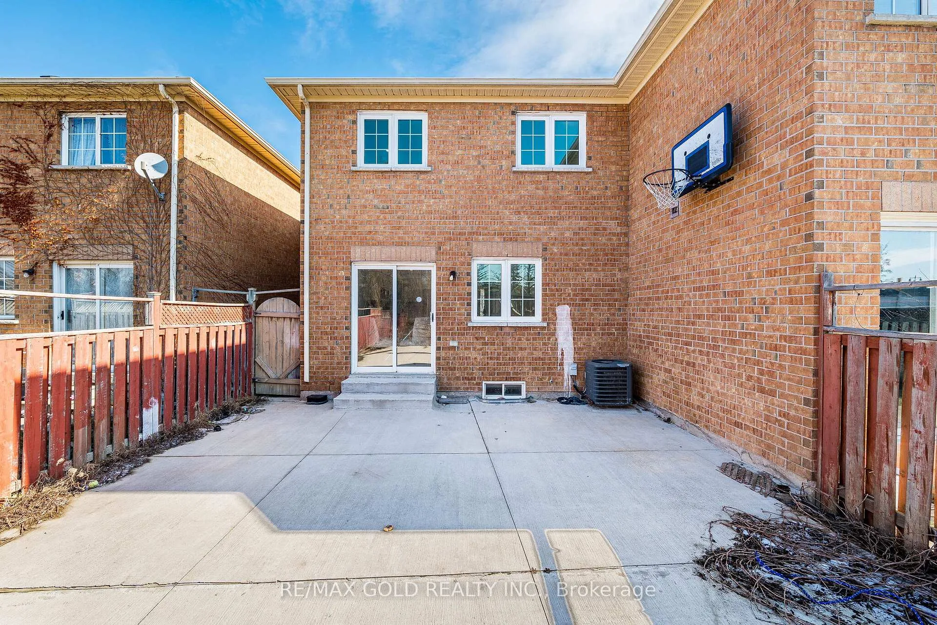 Photo 37 of 110 Sandyshores Drive, Brampton, Sandringham-Wellington — HOMEH