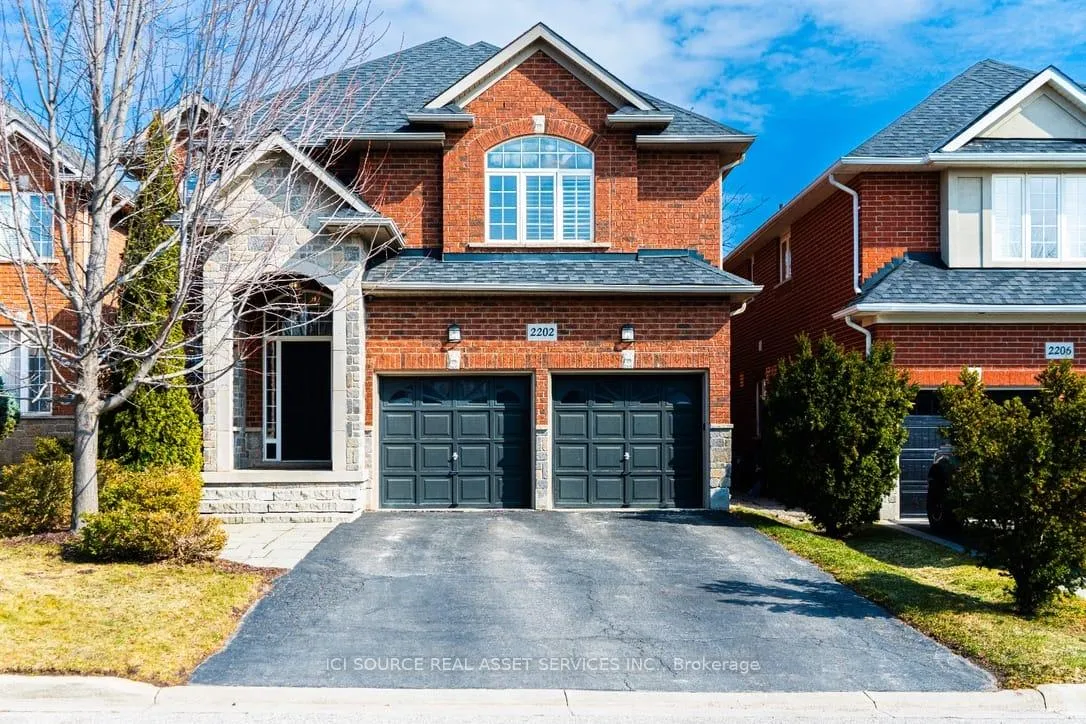 Front of 2202 Brookhaven Crescent