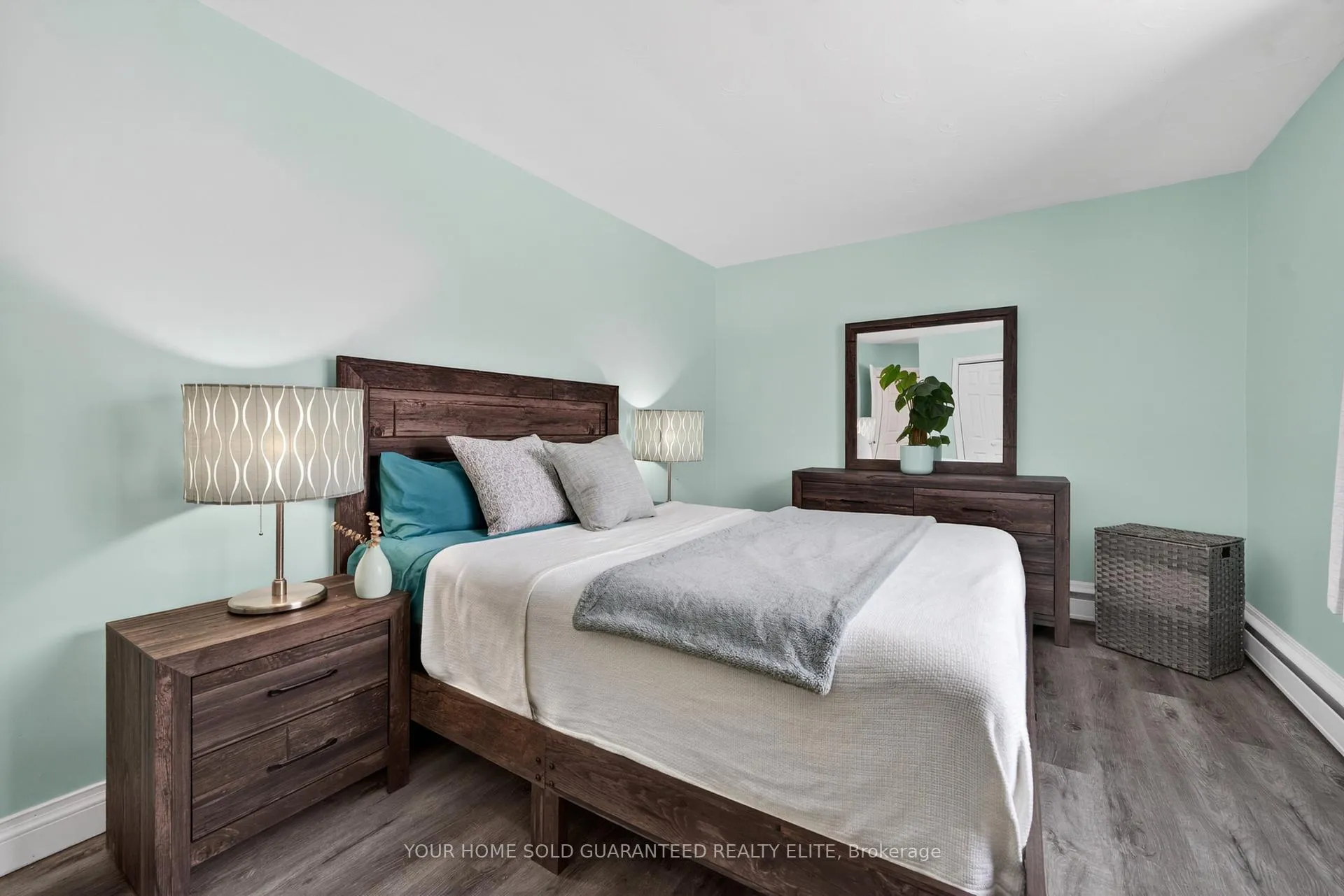 Photo 4 of Unit 10, 456 Carlton Street, St. Catharines, Facer — HOMEH