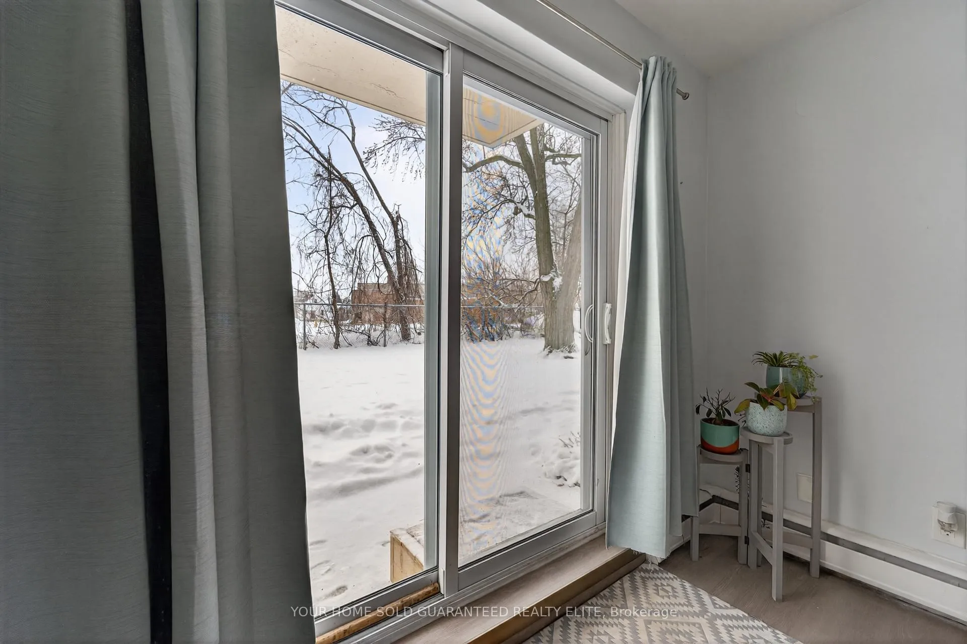 Photo 9 of Unit 10, 456 Carlton Street, St. Catharines, Facer — HOMEH