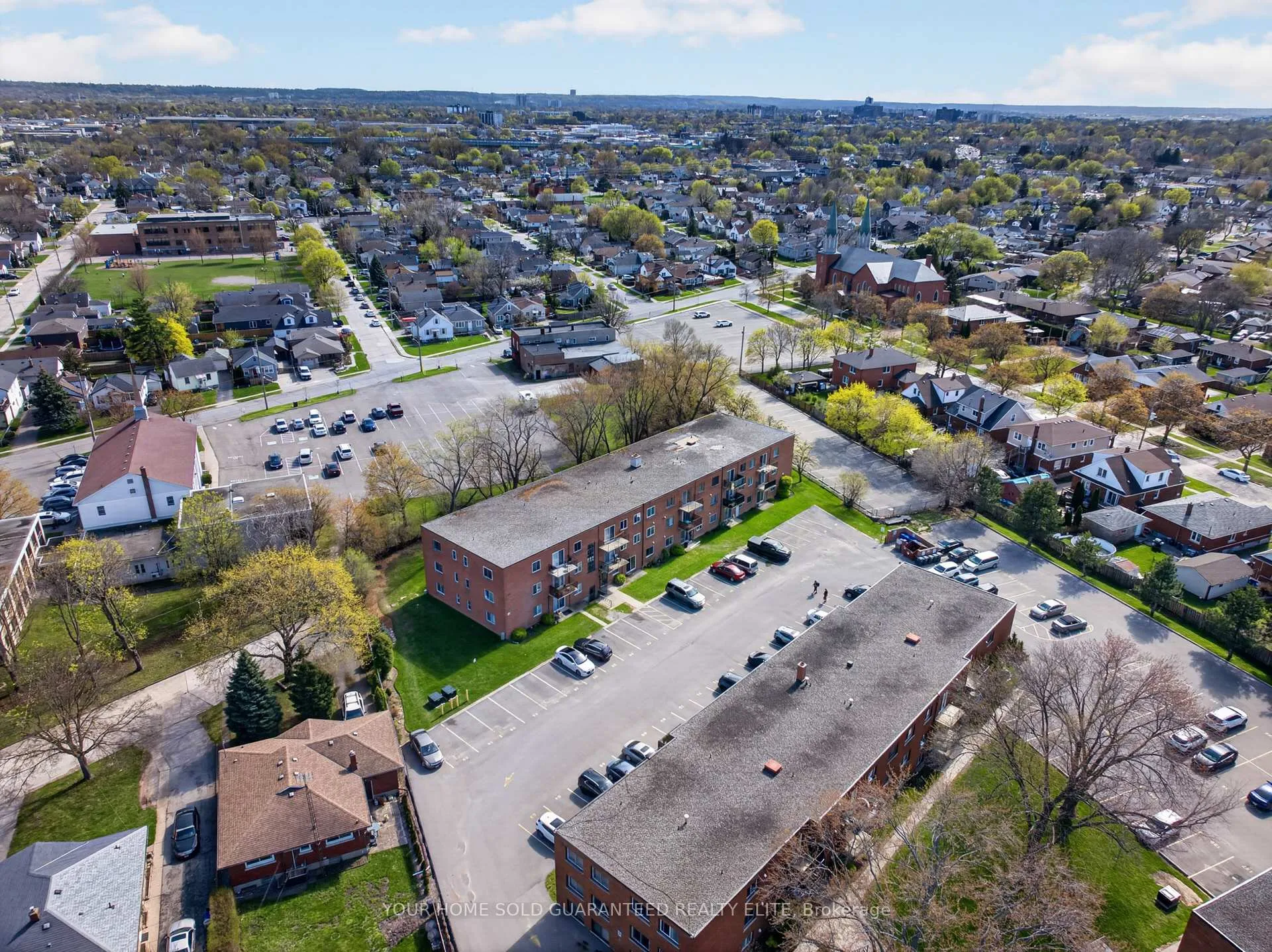 Photo 18 of Unit 10, 456 Carlton Street, St. Catharines, Facer — HOMEH