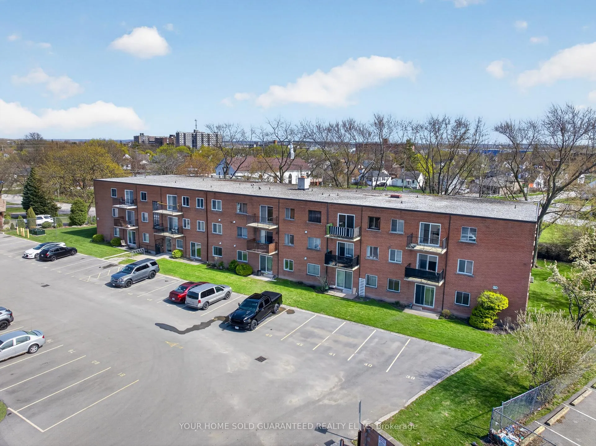 Photo 19 of Unit 10, 456 Carlton Street, St. Catharines, Facer — HOMEH