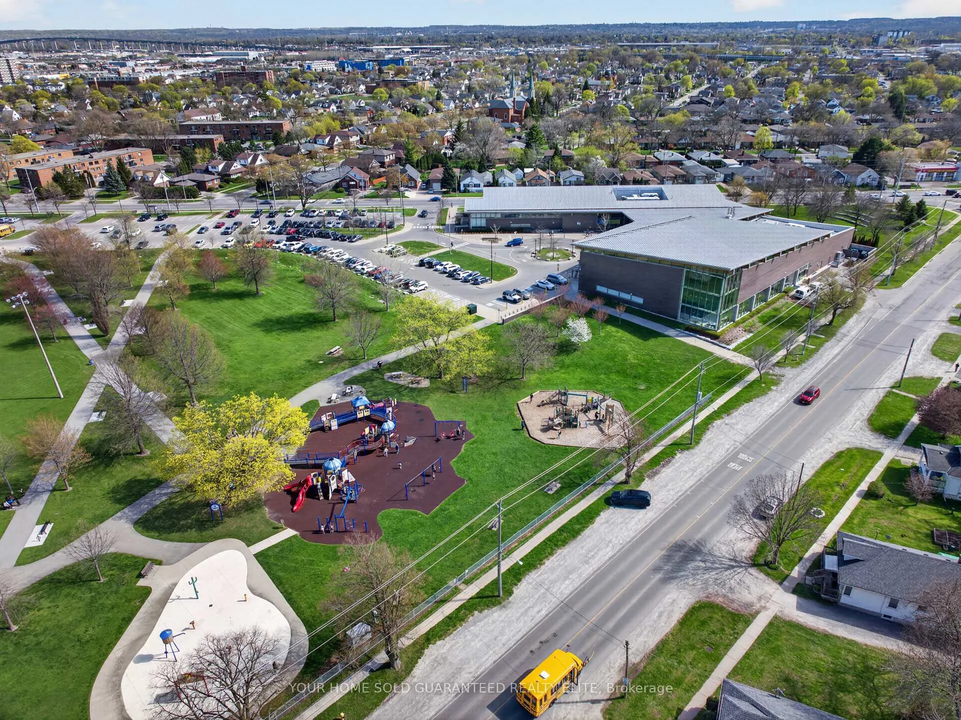 Photo 22 of Unit 10, 456 Carlton Street, St. Catharines, Facer — HOMEH