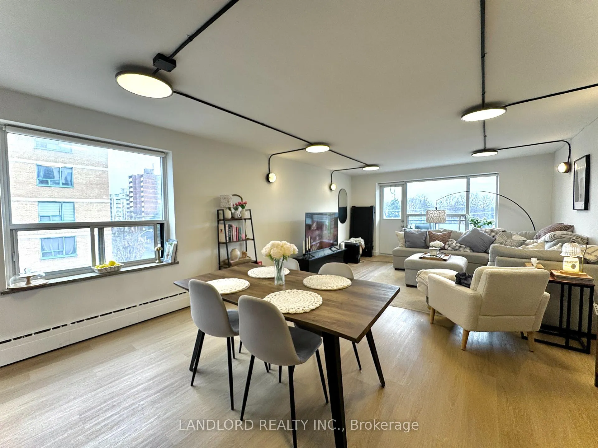 Photo 3 of Unit 102, 420 Eglinton Avenue E, Toronto, Mount Pleasant East — HOMEH