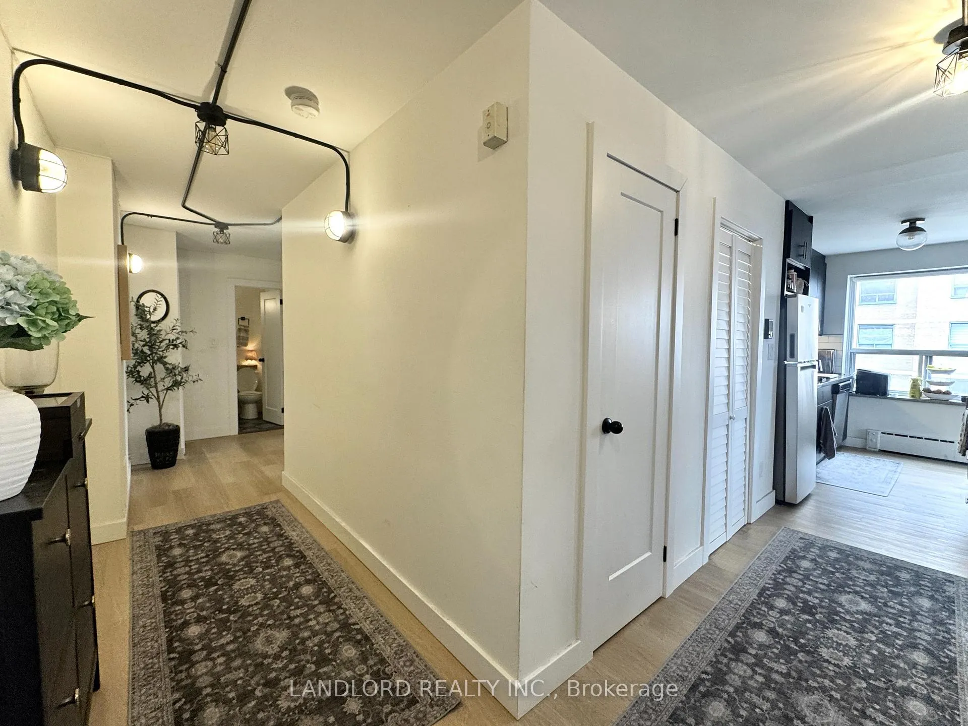Photo 6 of Unit 102, 420 Eglinton Avenue E, Toronto, Mount Pleasant East — HOMEH