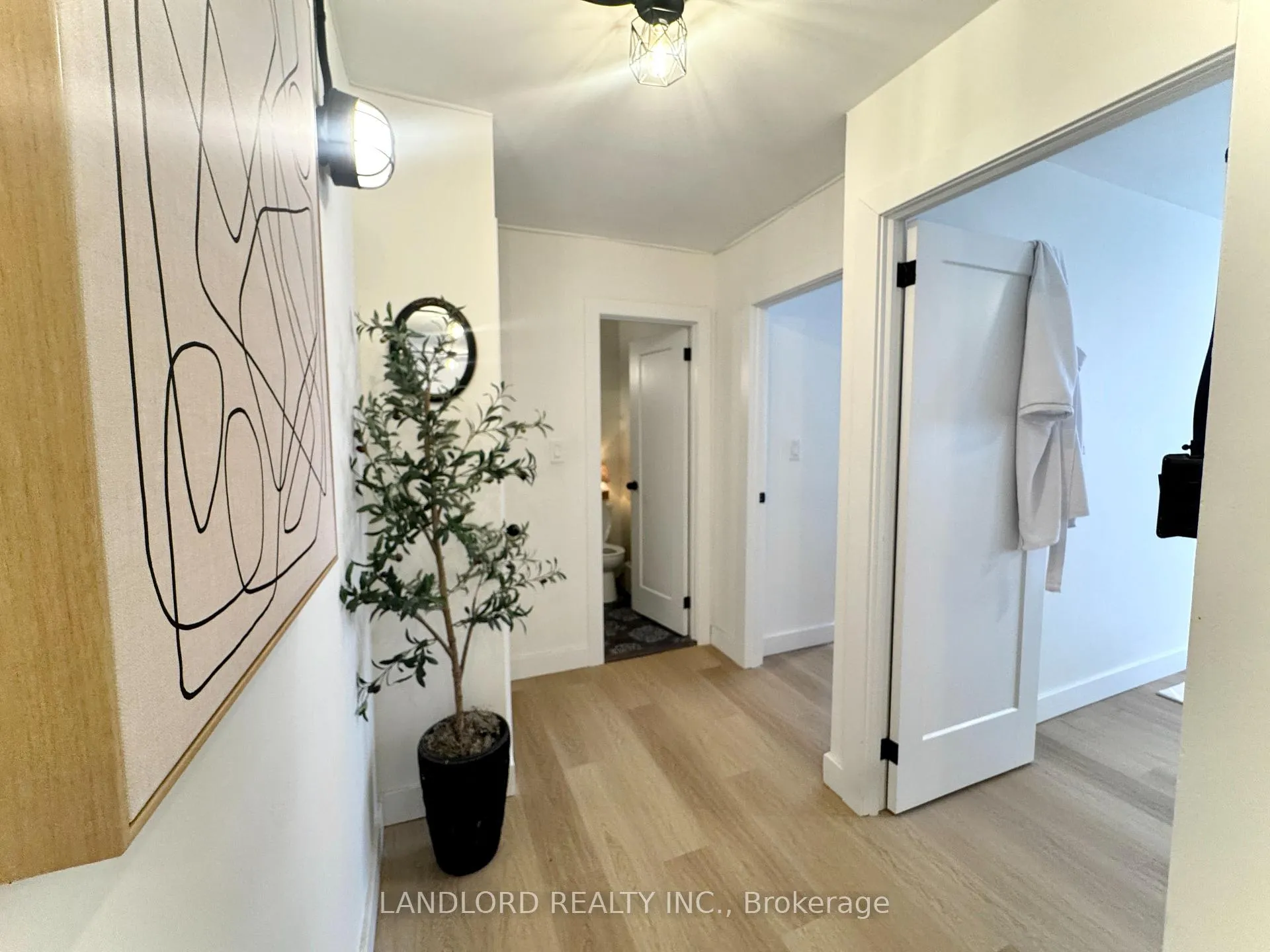 Photo 7 of Unit 102, 420 Eglinton Avenue E, Toronto, Mount Pleasant East — HOMEH