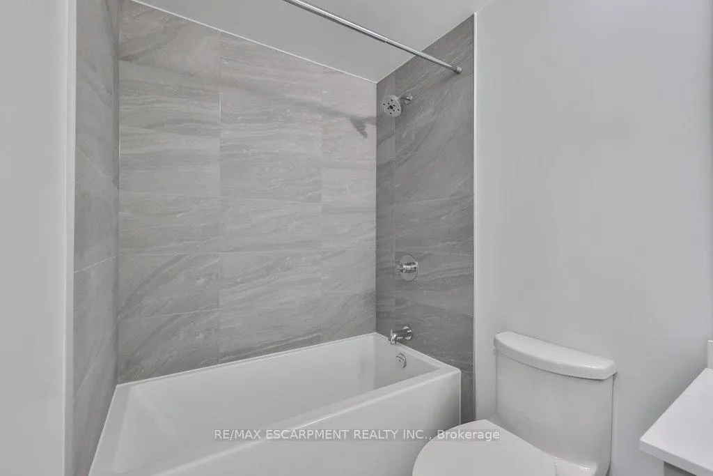 Photo 6 of Unit 304, 2075 Lakeshore Road, Burlington, Brant — HOMEH