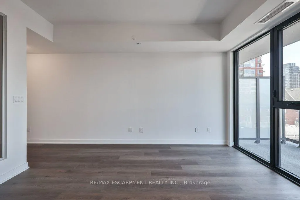 Photo 13 of Unit 304, 2075 Lakeshore Road, Burlington, Brant — HOMEH